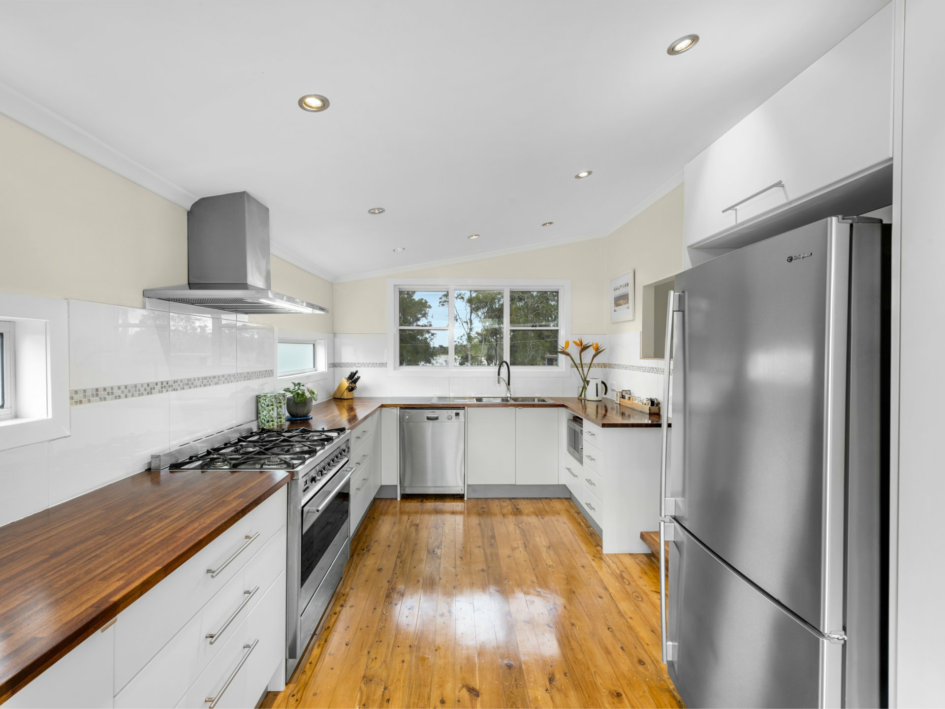 25 Lakeland Avenue — photo 5 of 14