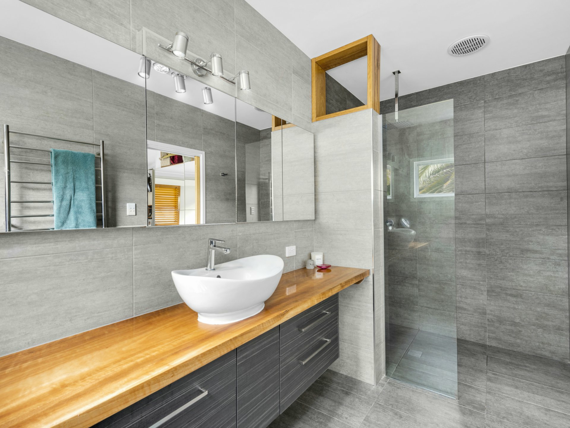 25 Lakeland Avenue — photo 7 of 14