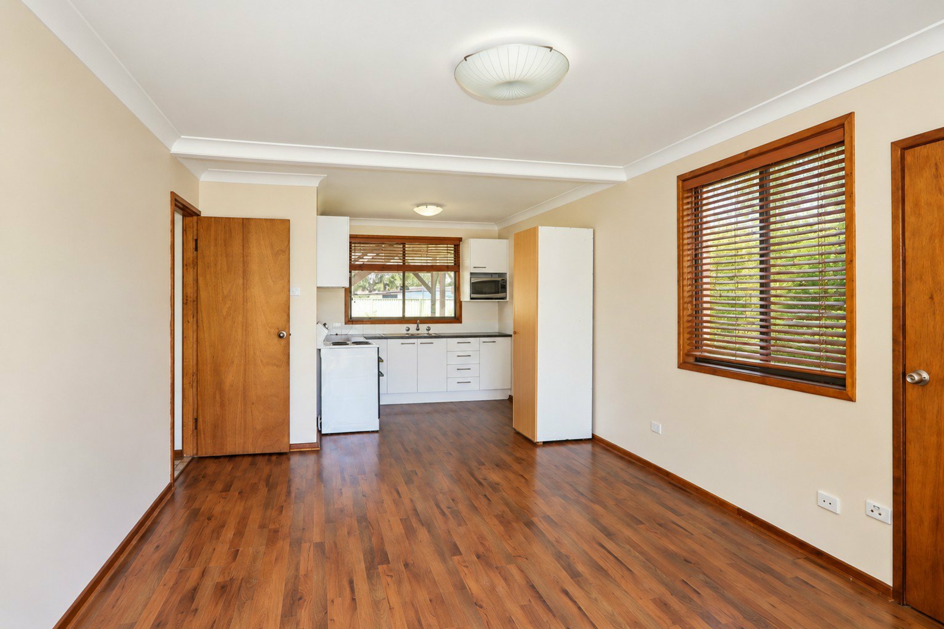 18 Beachway Avenue — photo 3 of 7