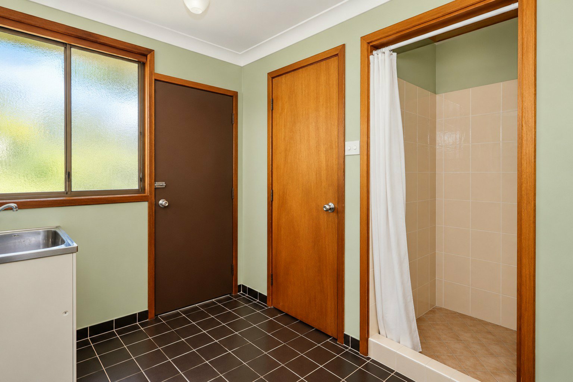 18 Beachway Avenue — photo 6 of 7