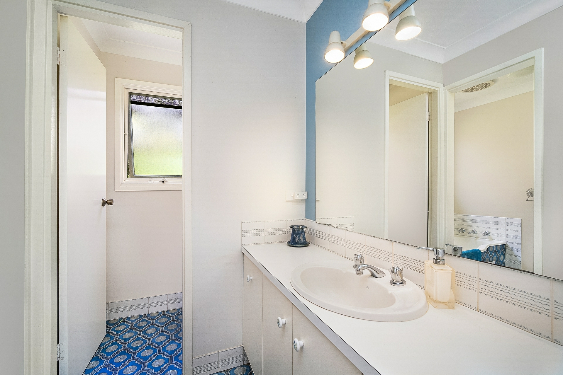 360 Wolstenholme Avenue — photo 12 of 20
