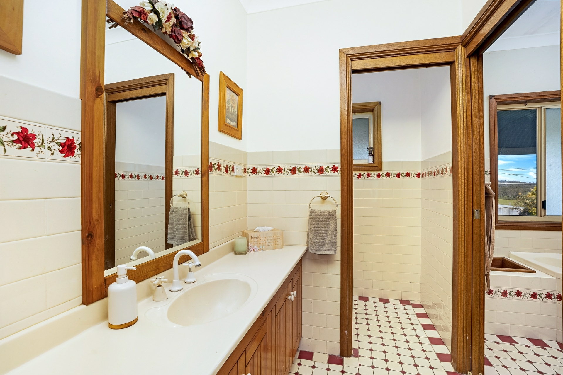 24-26 Orient Road — photo 9 of 22