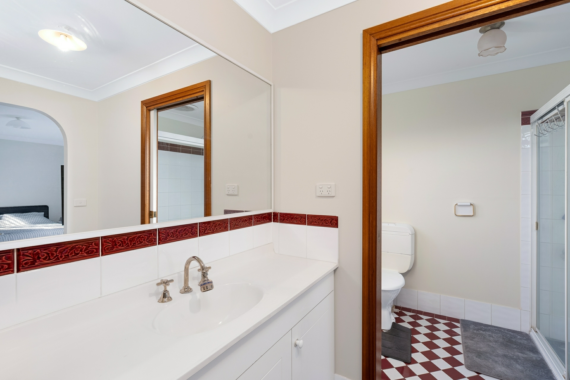 24-26 Orient Road — photo 14 of 22