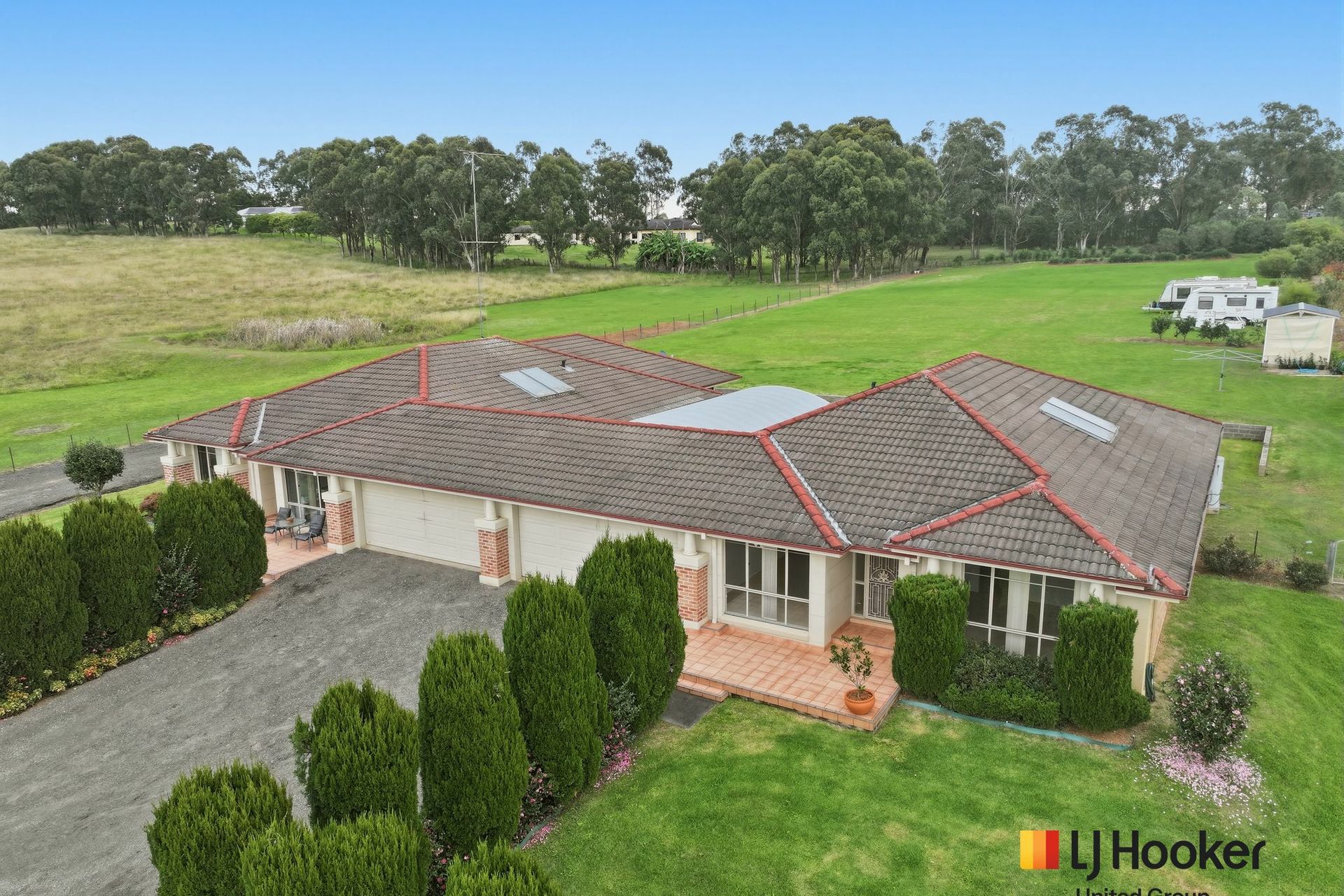 2055-2057 The Northern Road — photo from LJ Hooker United Group