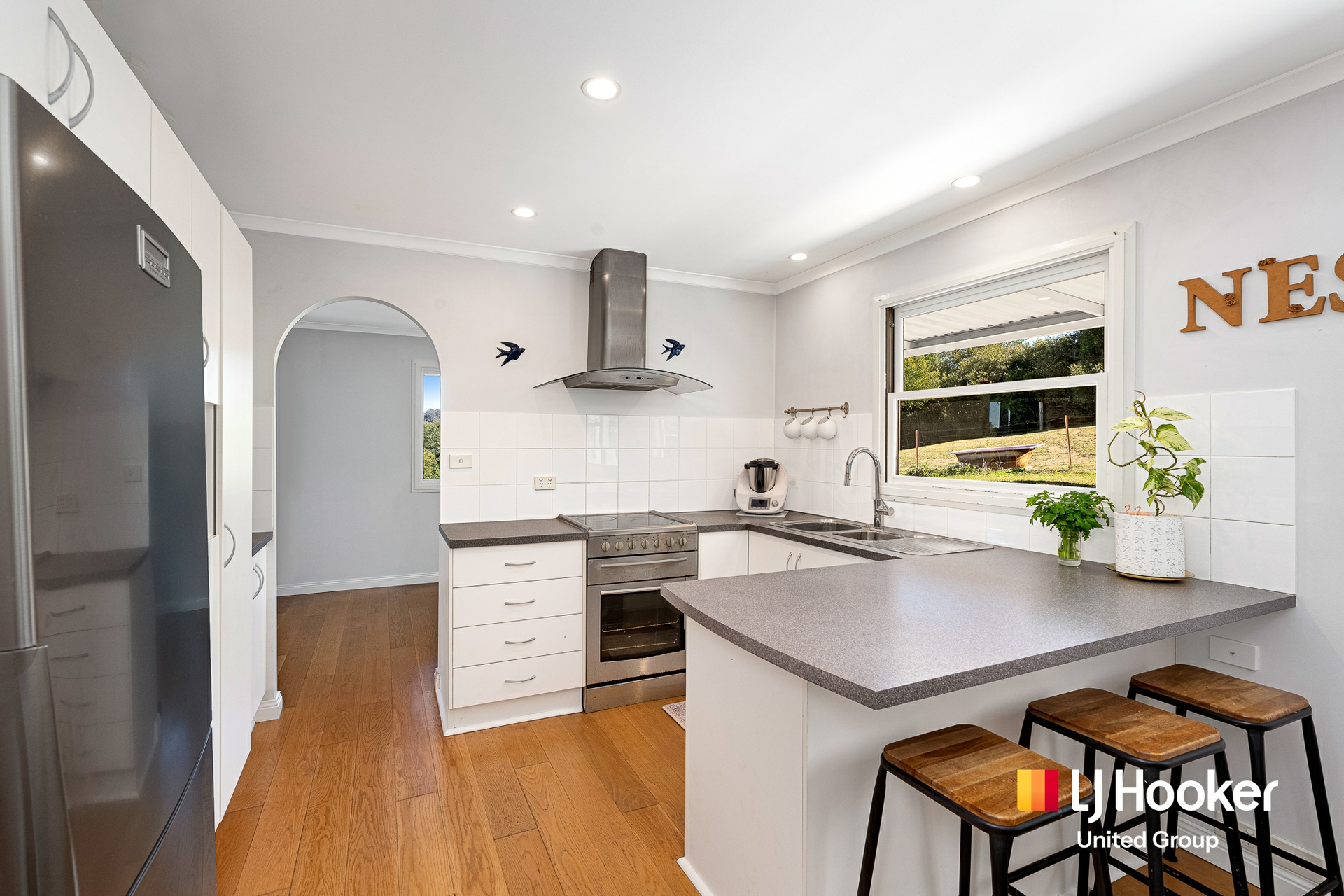 660 Menangle Road — photo 3 of 16