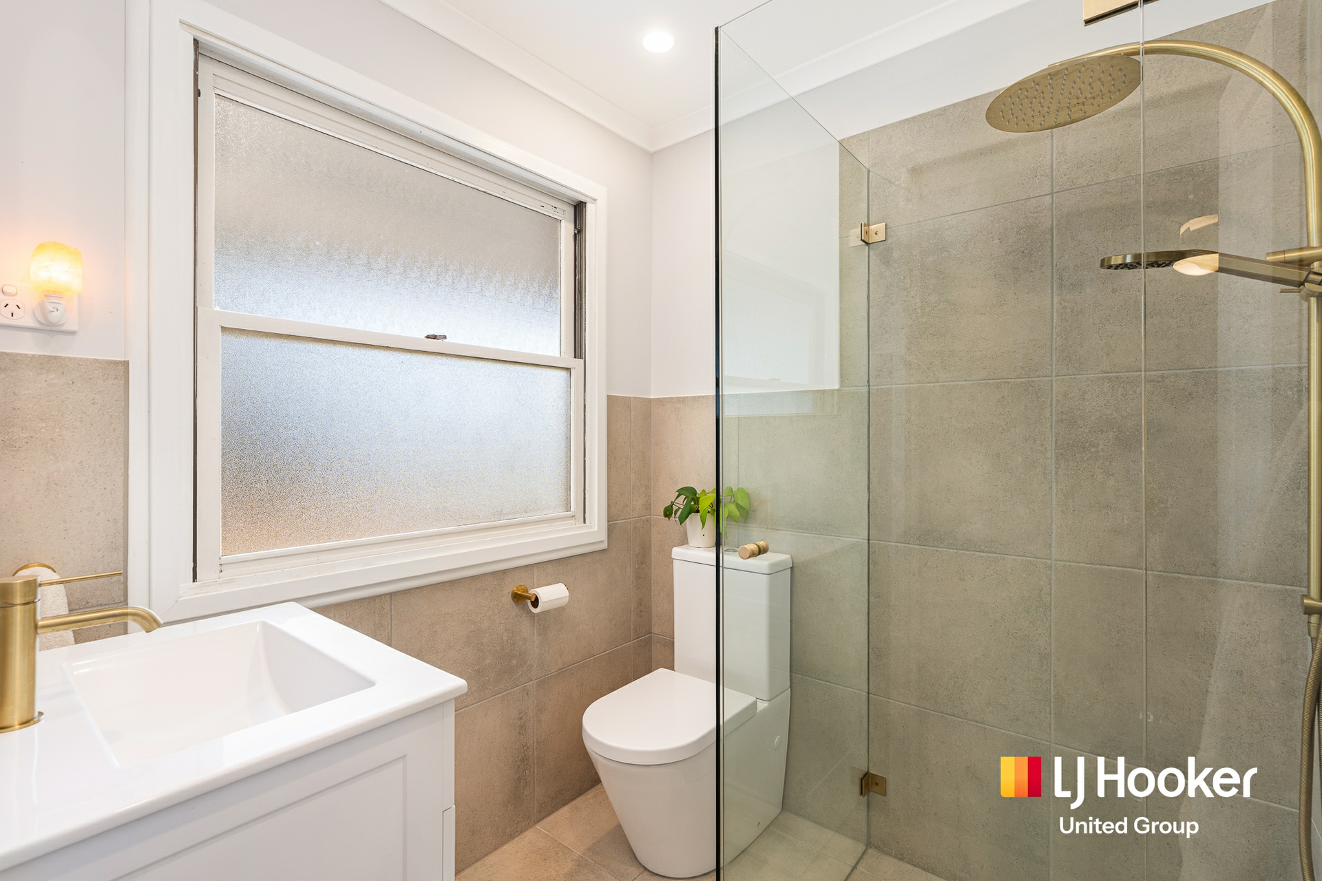 660 Menangle Road — photo 9 of 16