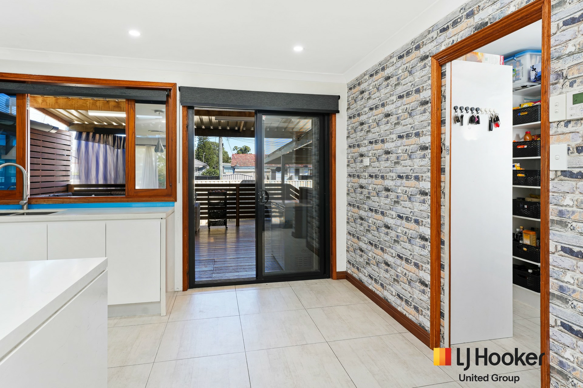 160 Cartwright Avenue — photo 5 of 13