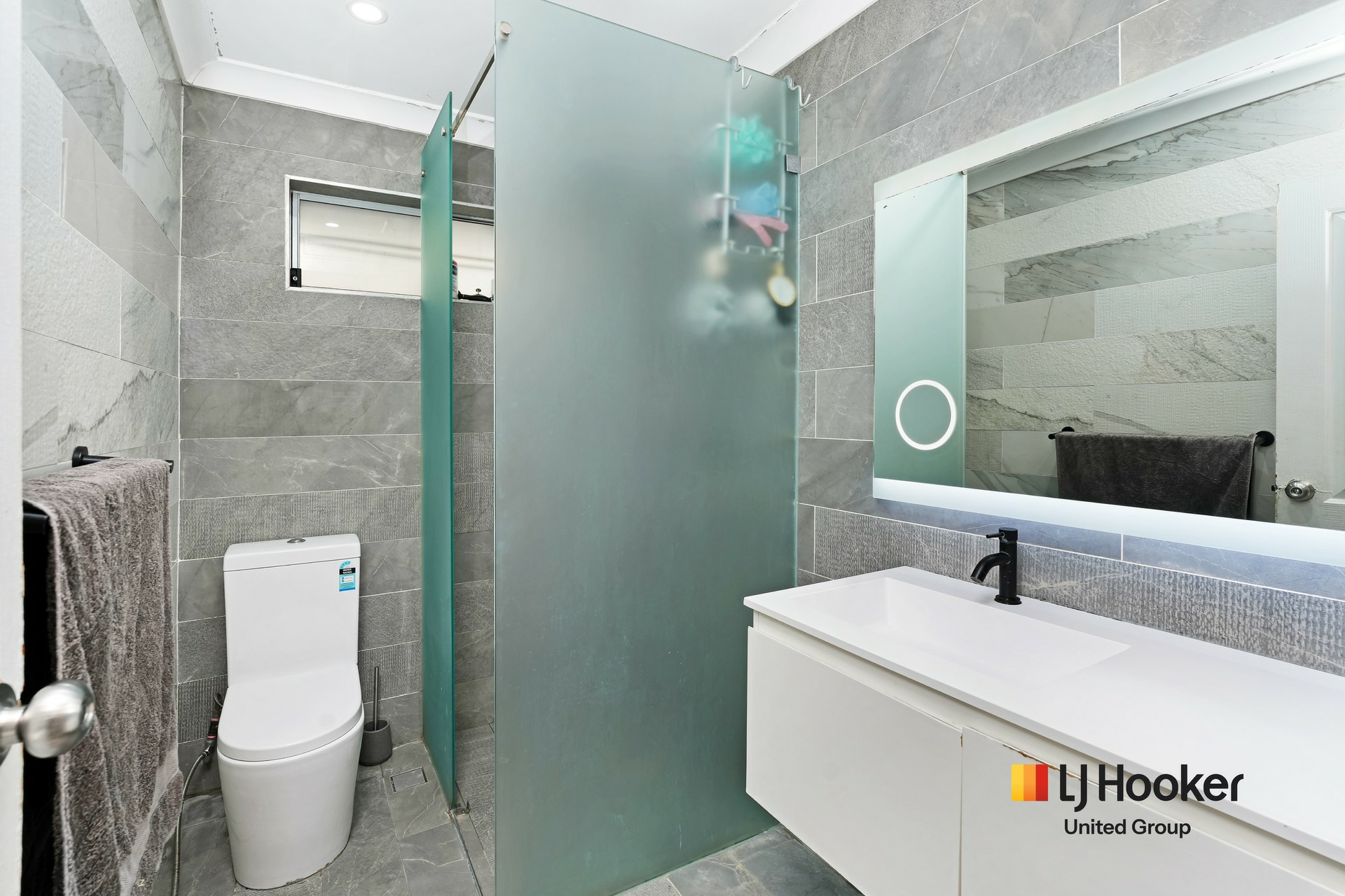 160 Cartwright Avenue — photo 7 of 13