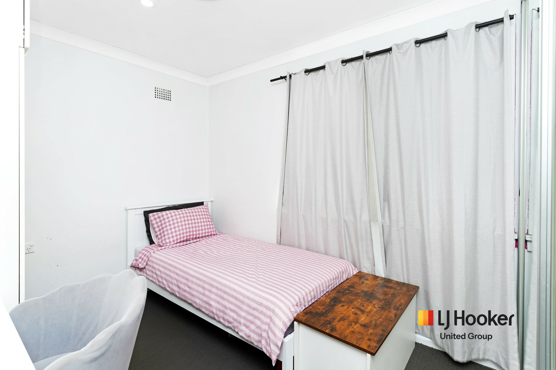 160 Cartwright Avenue — photo 9 of 13