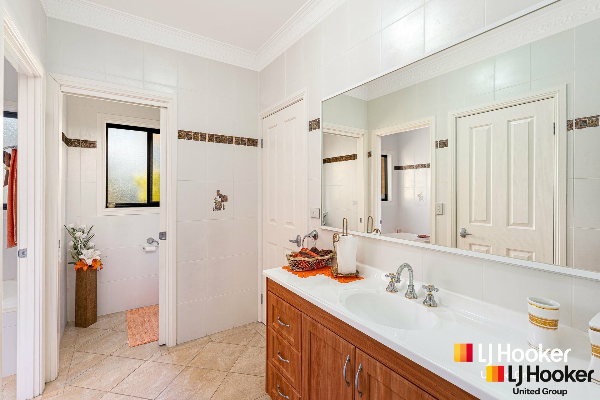 9 Martin Grove — photo 13 of 24