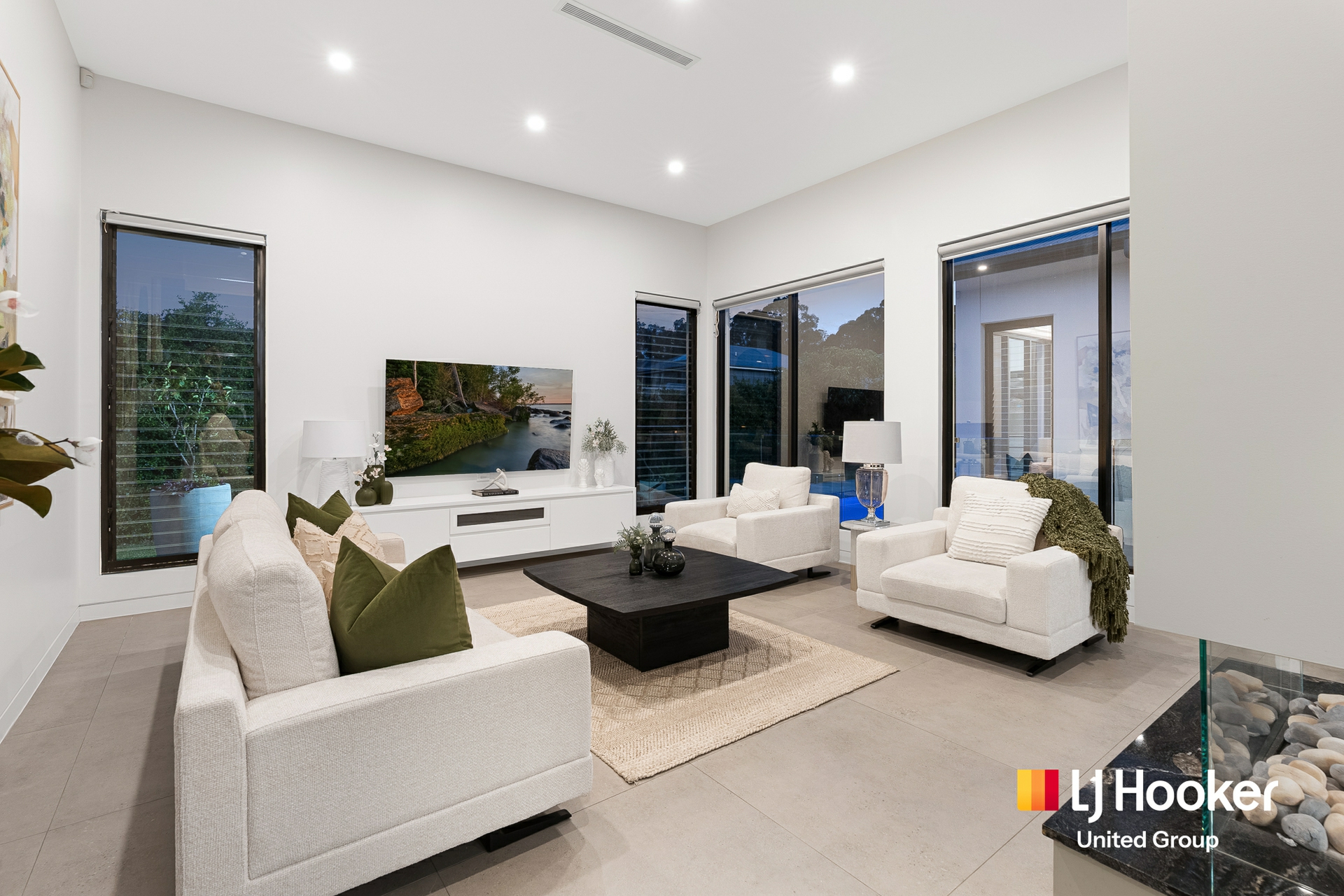 7 Uralla Close — photo 2 of 16