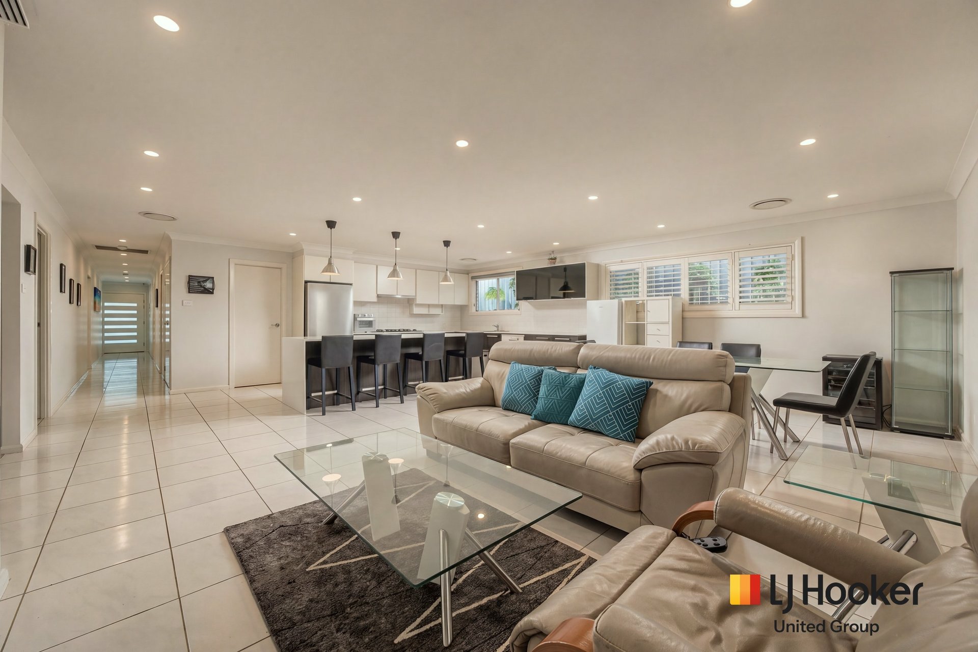 10 Akuna Street — photo 3 of 20