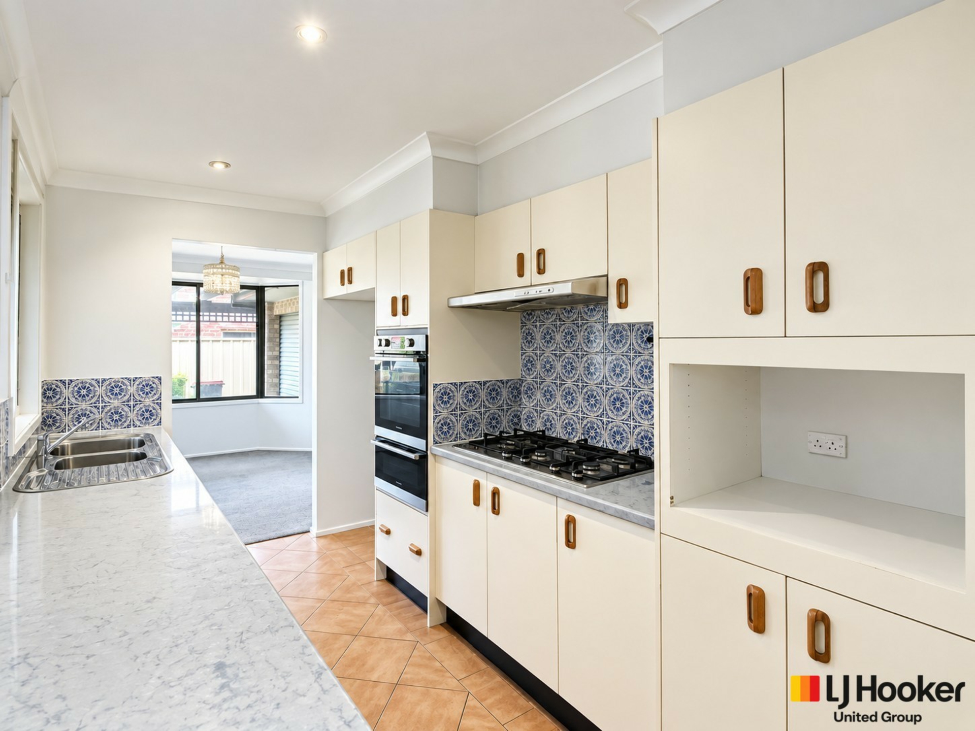 90 Kookaburra Road — photo 3 of 11