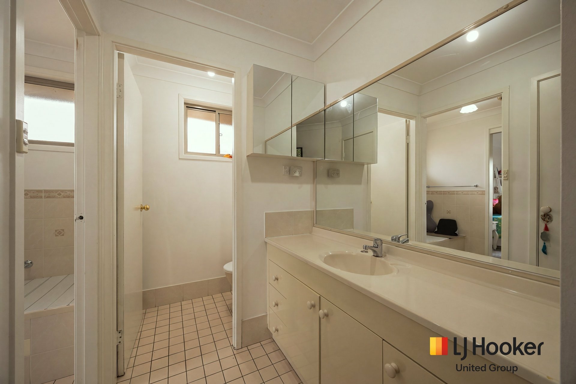 10 Bower-Bird Street — photo 9 of 18