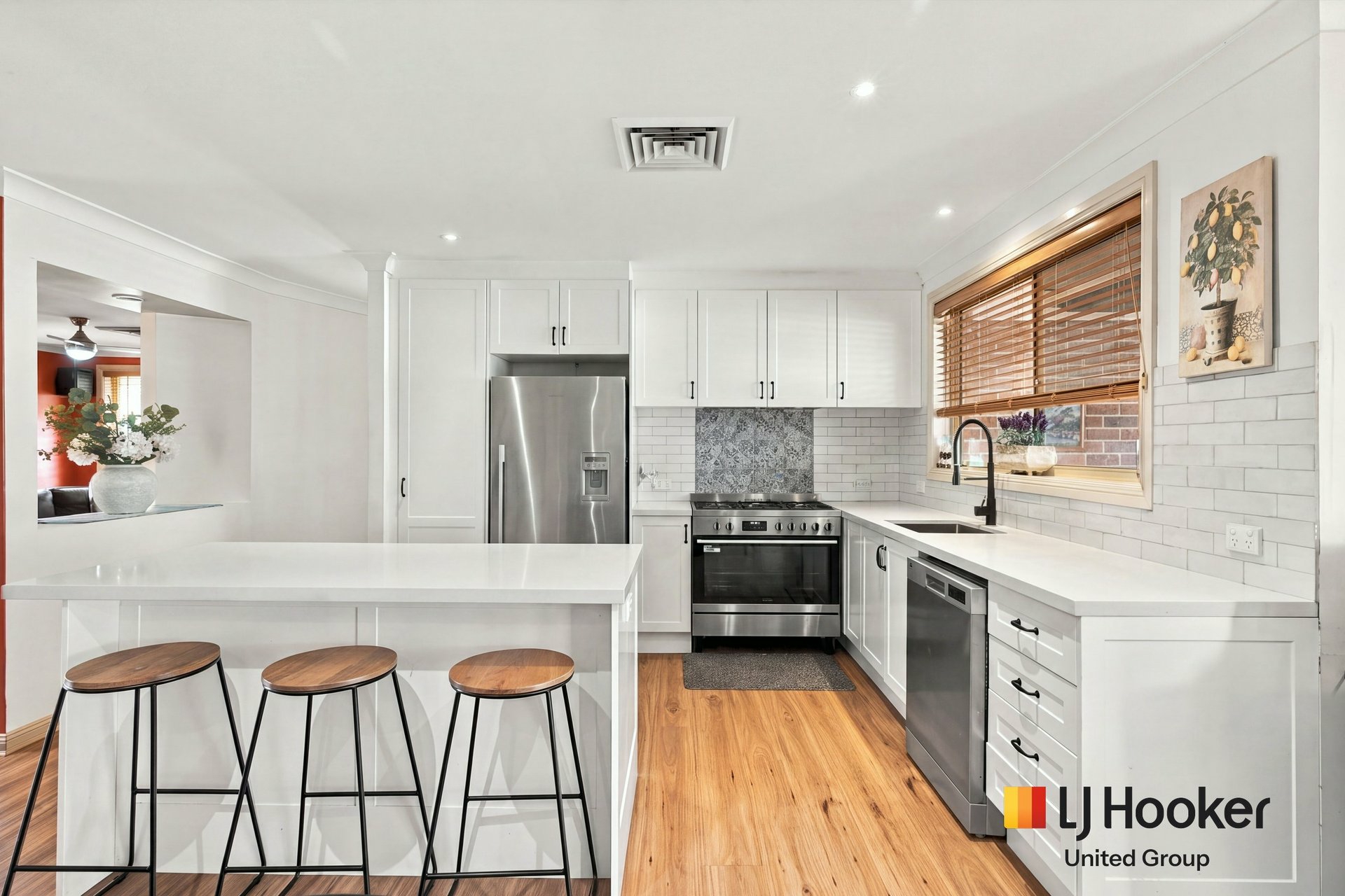 15 Kingston Road — photo 3 of 28