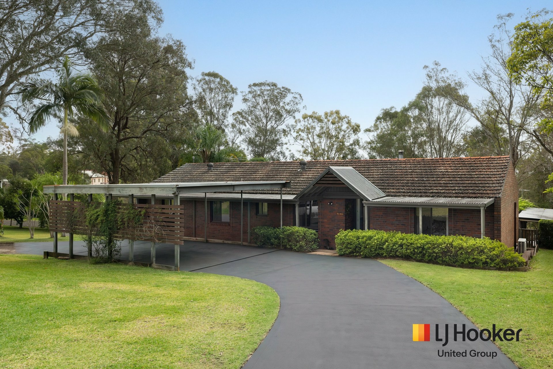 2460 Silverdale Road — photo from LJ Hooker United Group