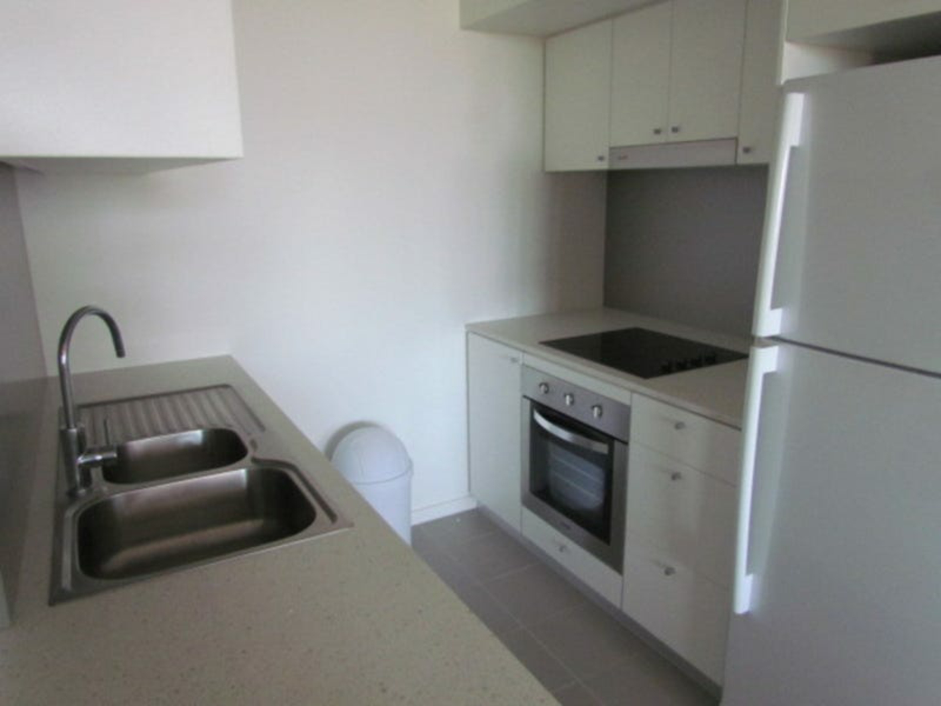 51/17 Roseberry Street — photo 3 of 12
