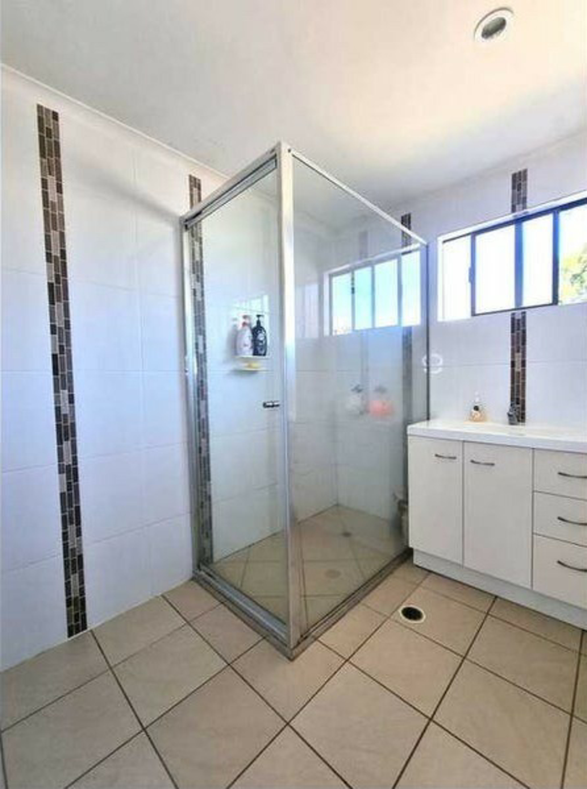 11 Glen Eden Drive — photo 4 of 10