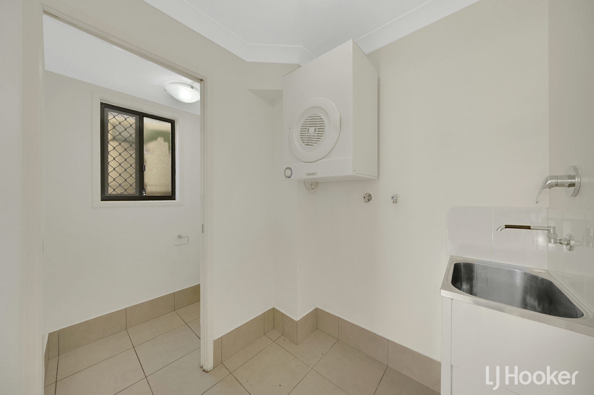 16/21 Roberts Street — photo 8 of 15