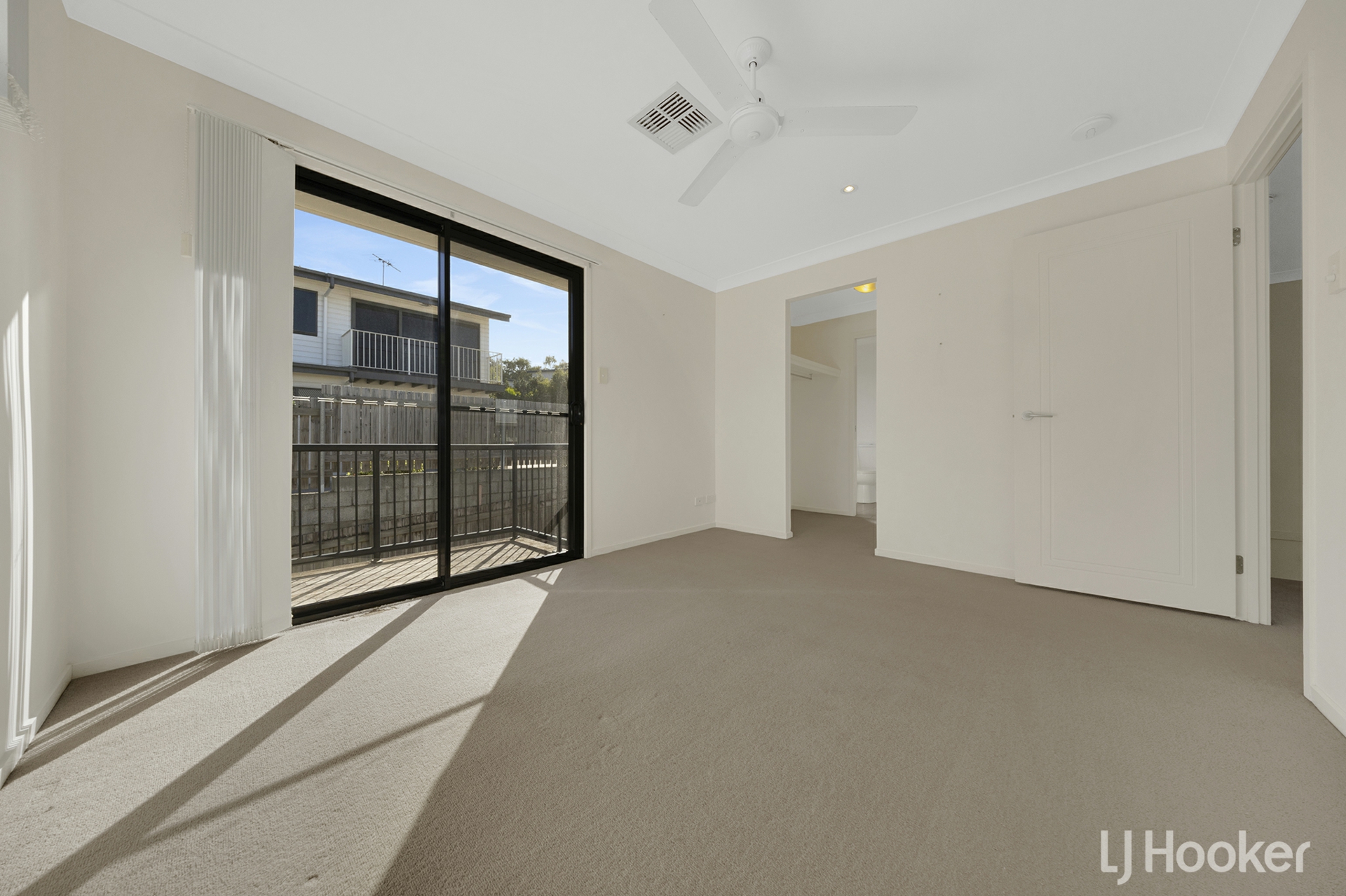 16/21 Roberts Street — photo 9 of 15