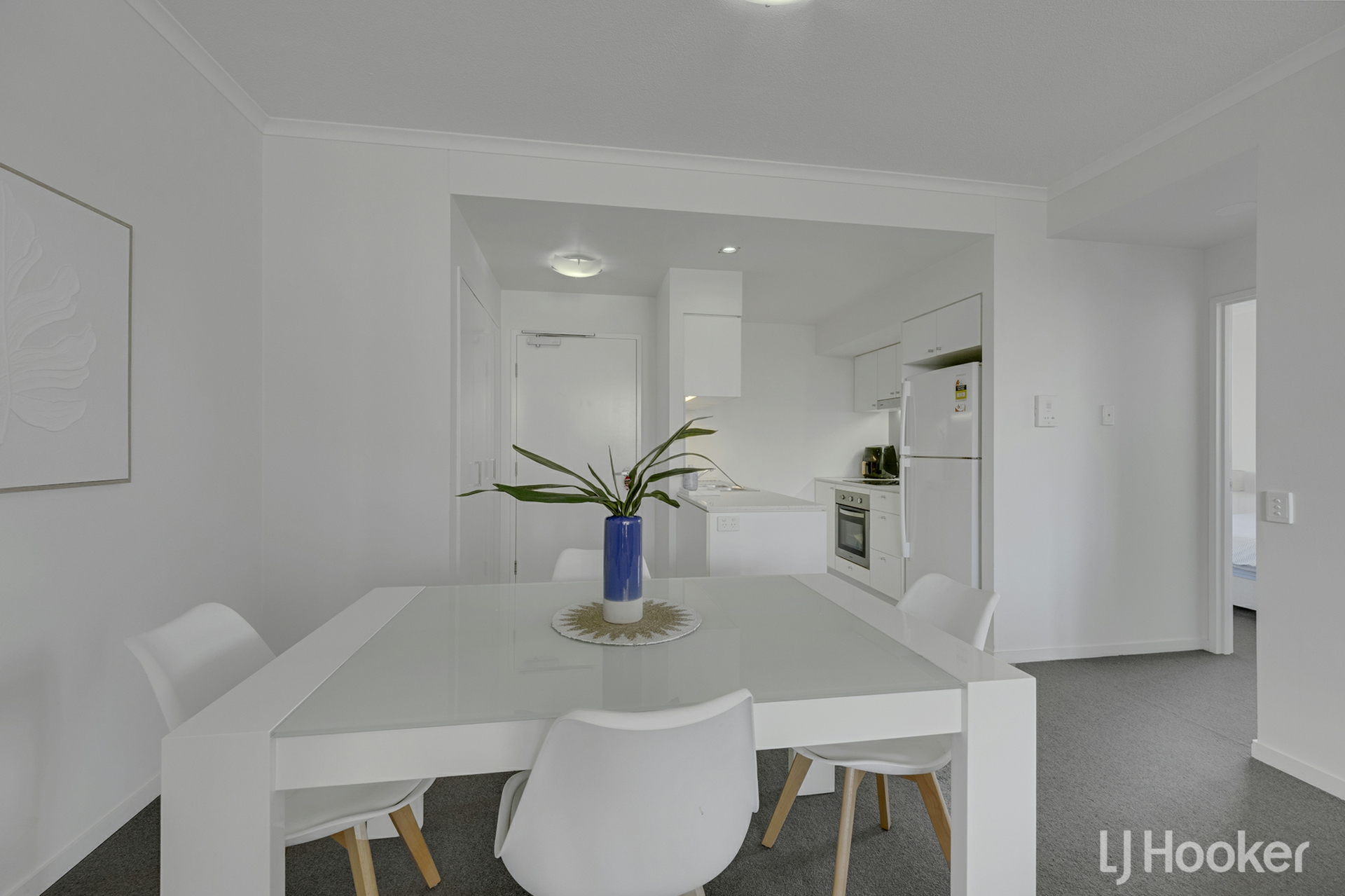 31/17 Roseberry Street — photo 4 of 15
