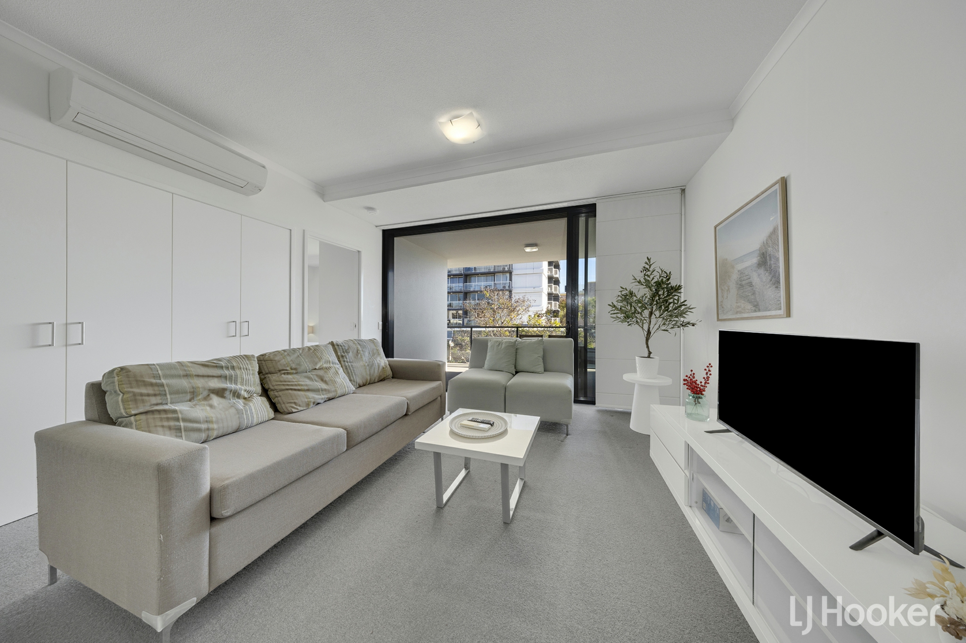 31/17 Roseberry Street — photo 5 of 15