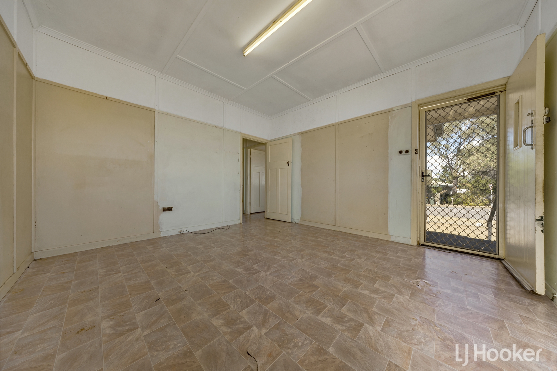 92 Barney Street — photo 4 of 13