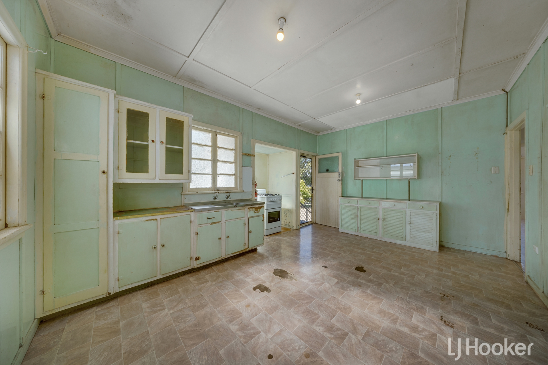 92 Barney Street — photo 6 of 13