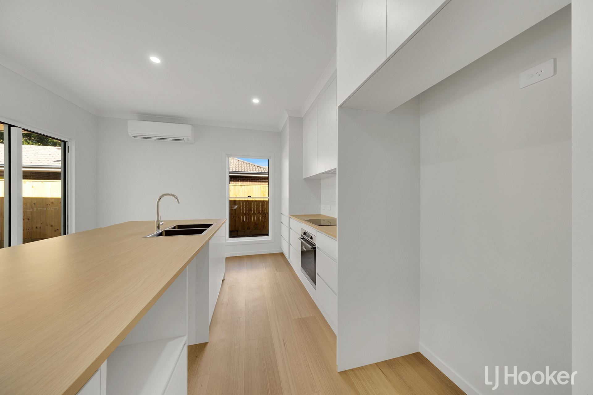 2/6 Old Waterworks Road — photo 2 of 8