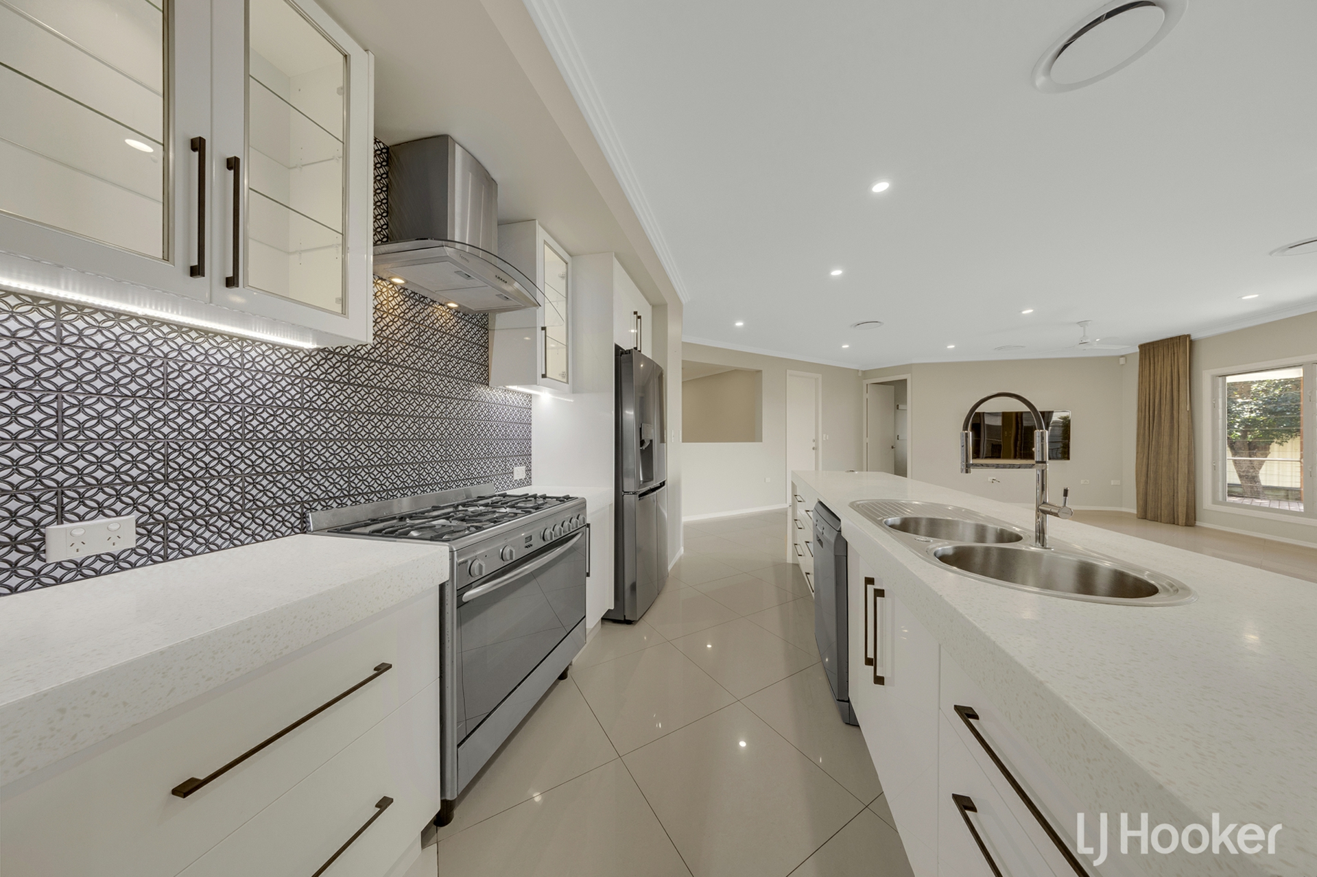 30 Dolphin Terrace — photo 7 of 30