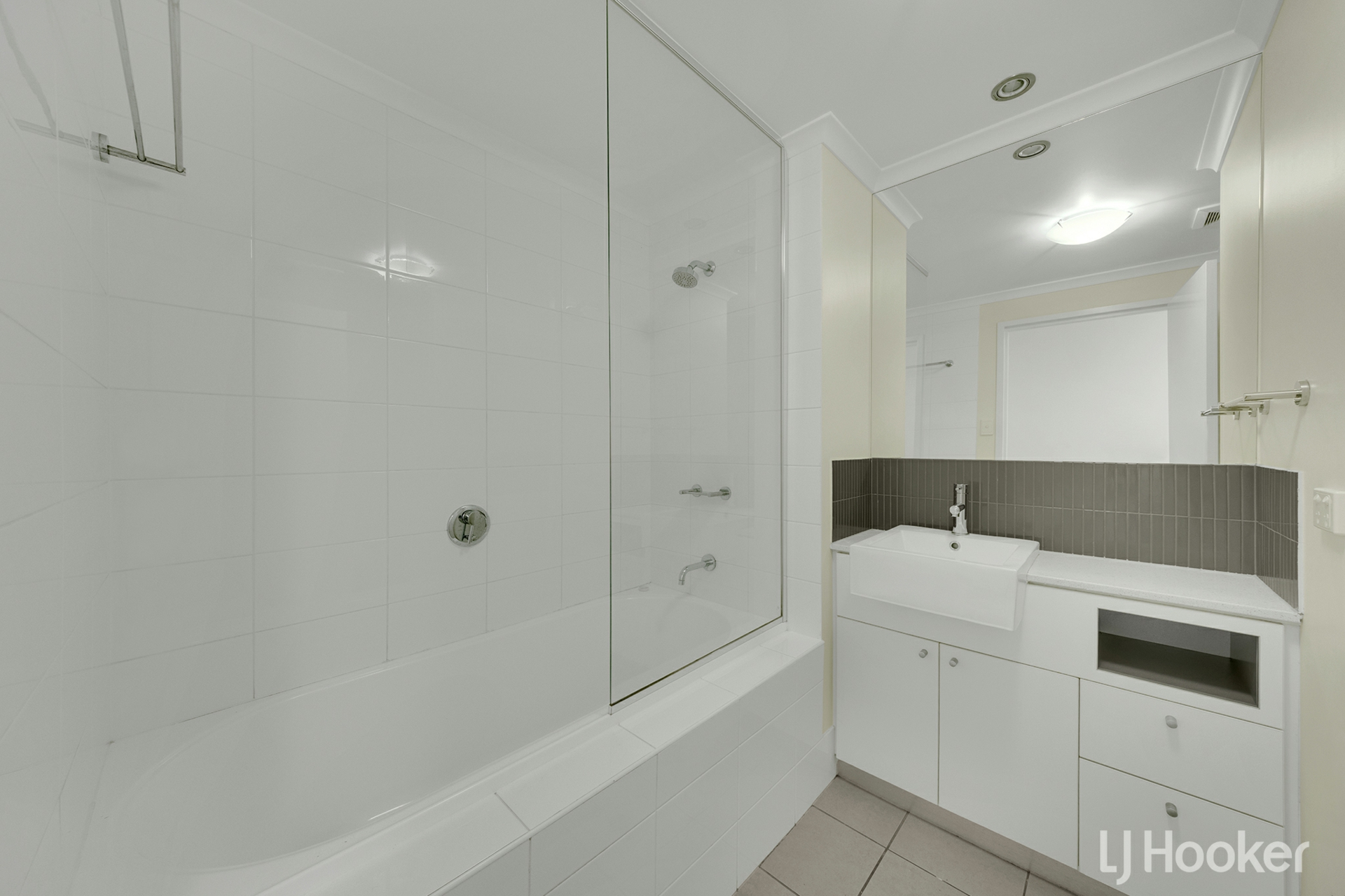 237/75 Central Lane — photo 8 of 12