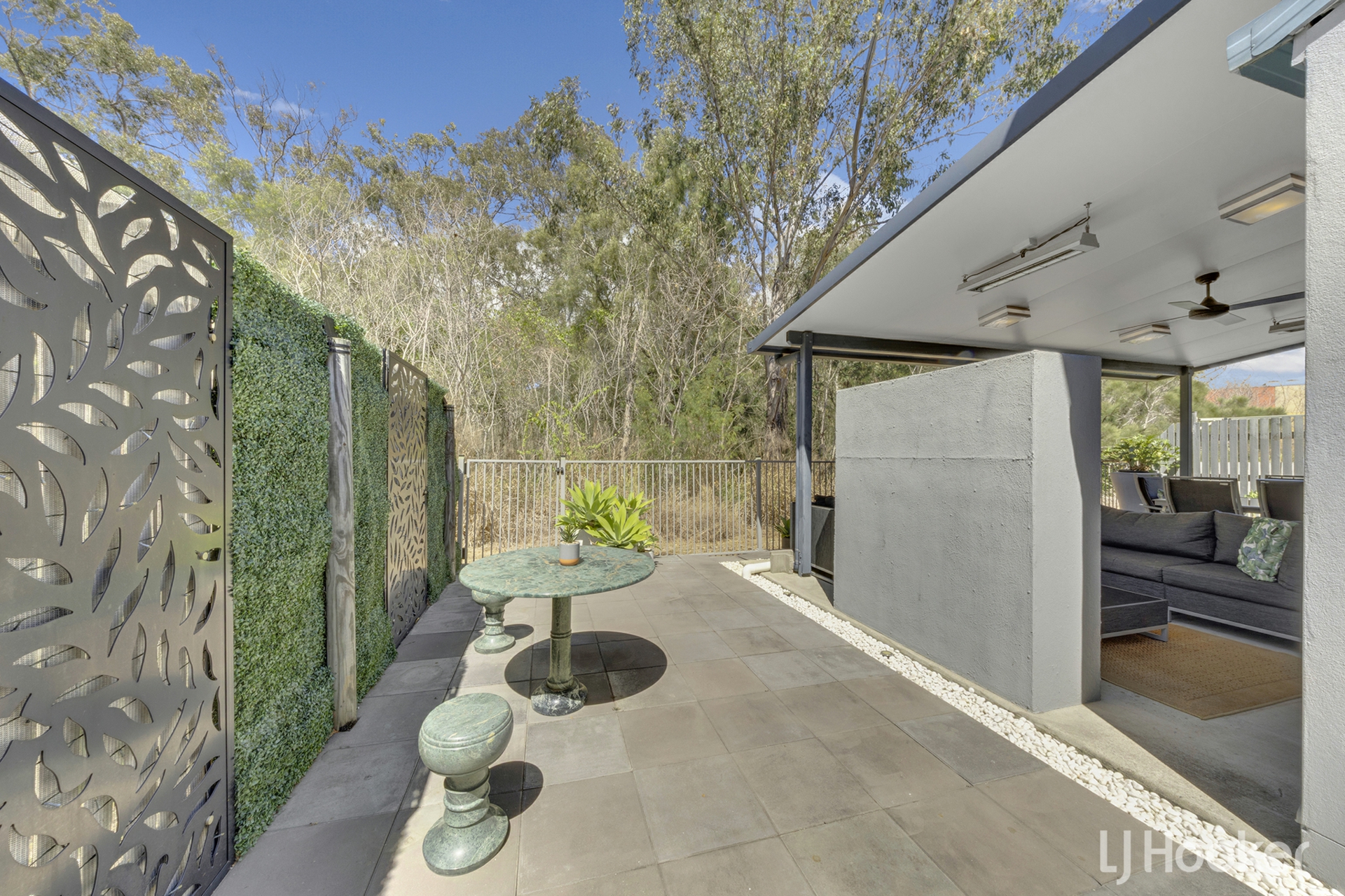 11/9 Pacific Court — photo 18 of 20