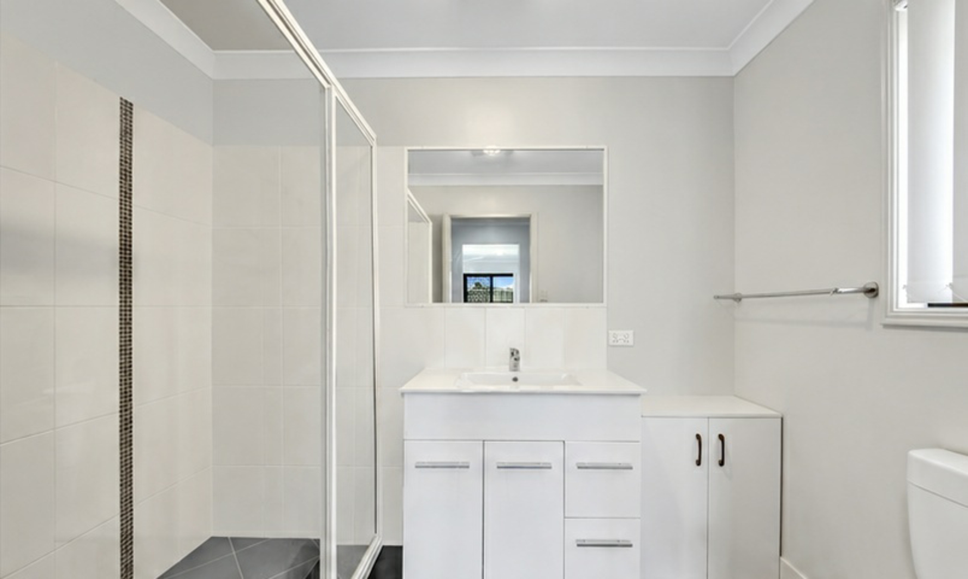 8 Woodland Court — photo 7 of 13