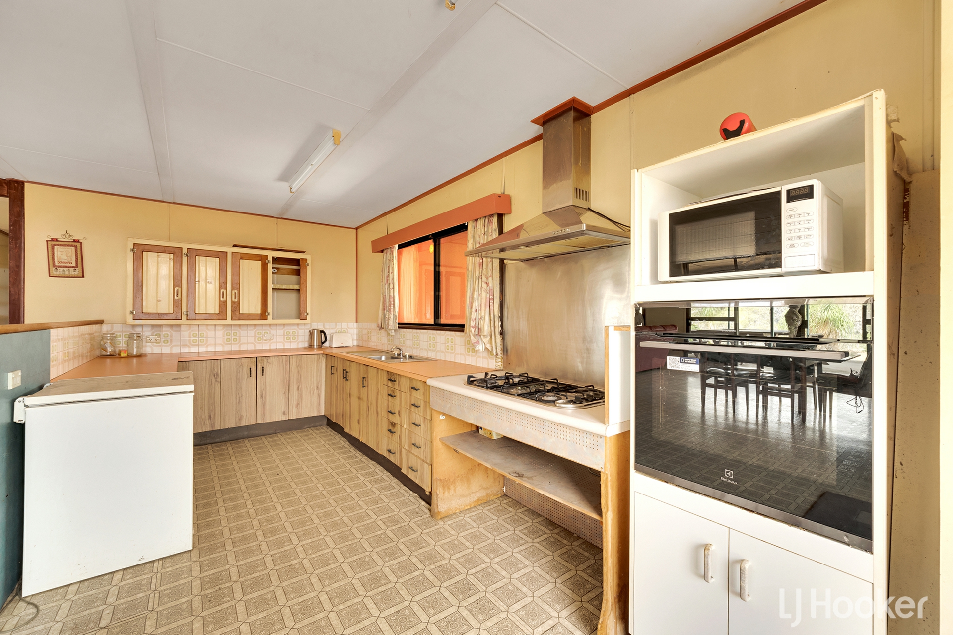 541 Darts Creek Road — photo 5 of 15
