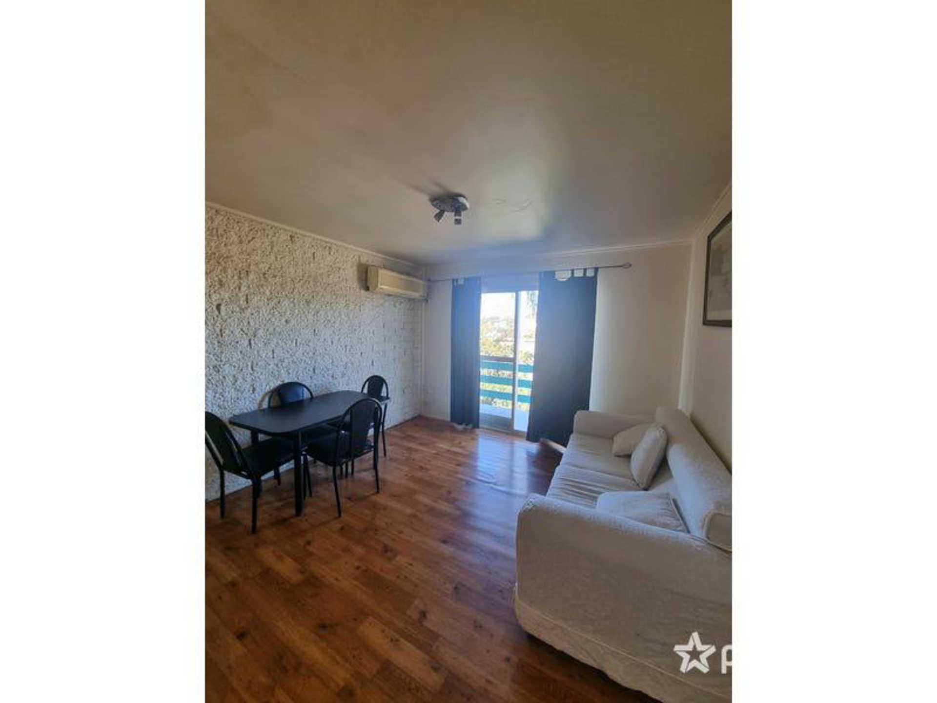 4/70 Glenlyon Street — photo 3 of 9