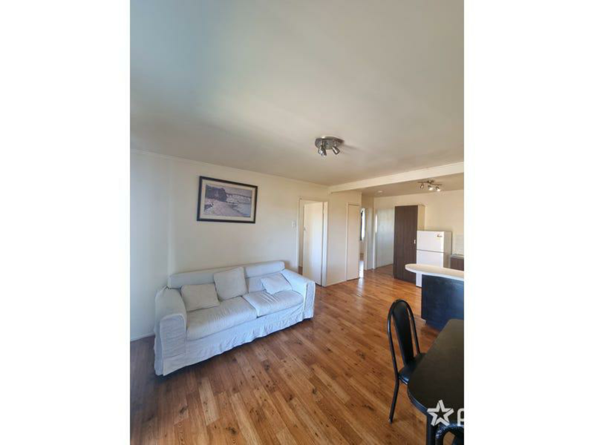 4/70 Glenlyon Street — photo 4 of 9
