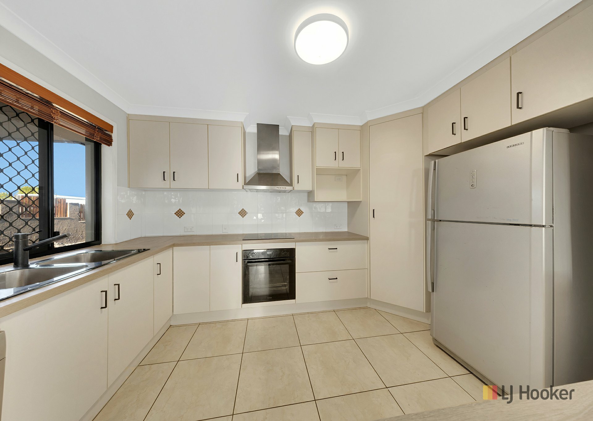 8 Alpine Avenue — photo 4 of 17