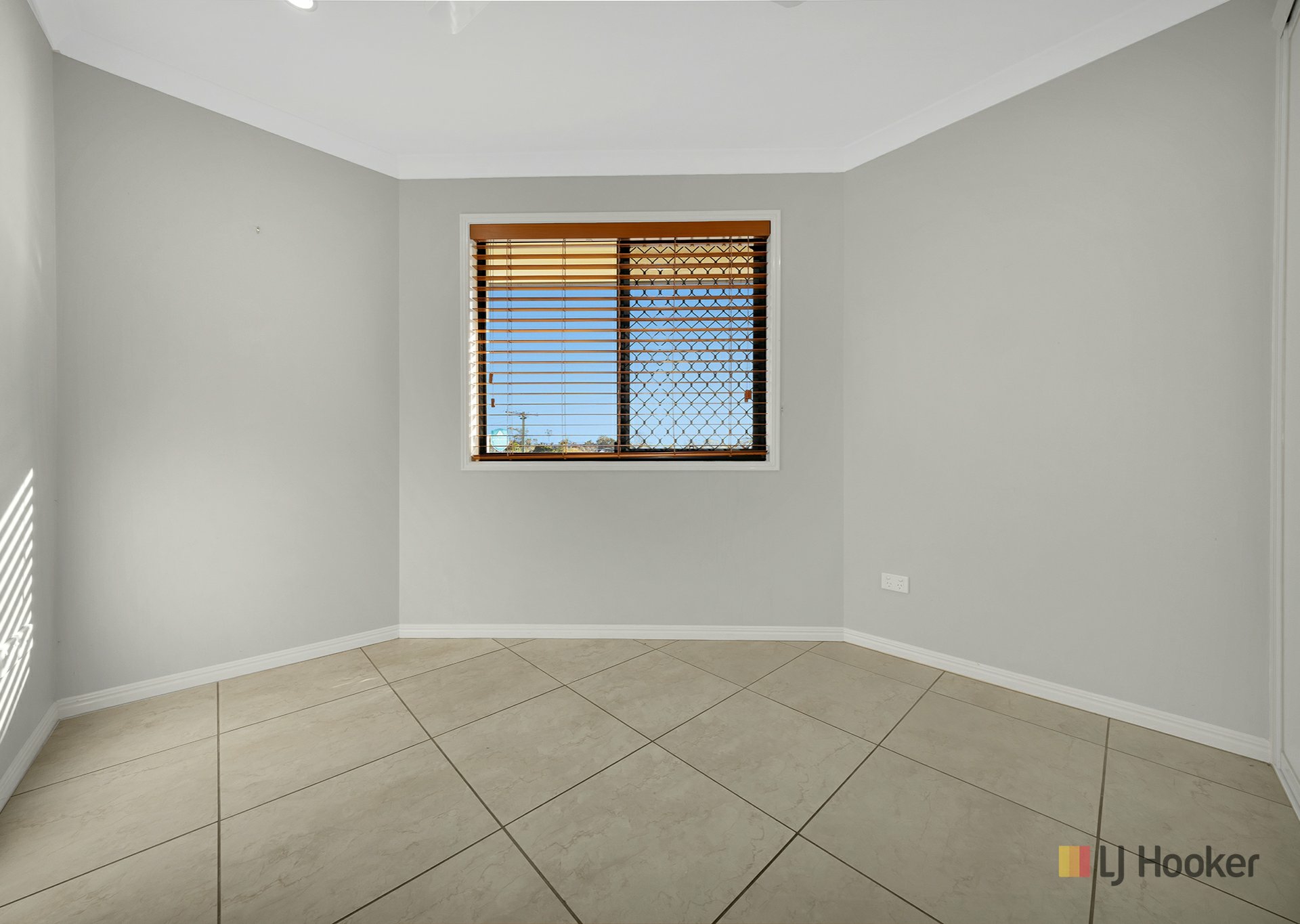8 Alpine Avenue — photo 11 of 17
