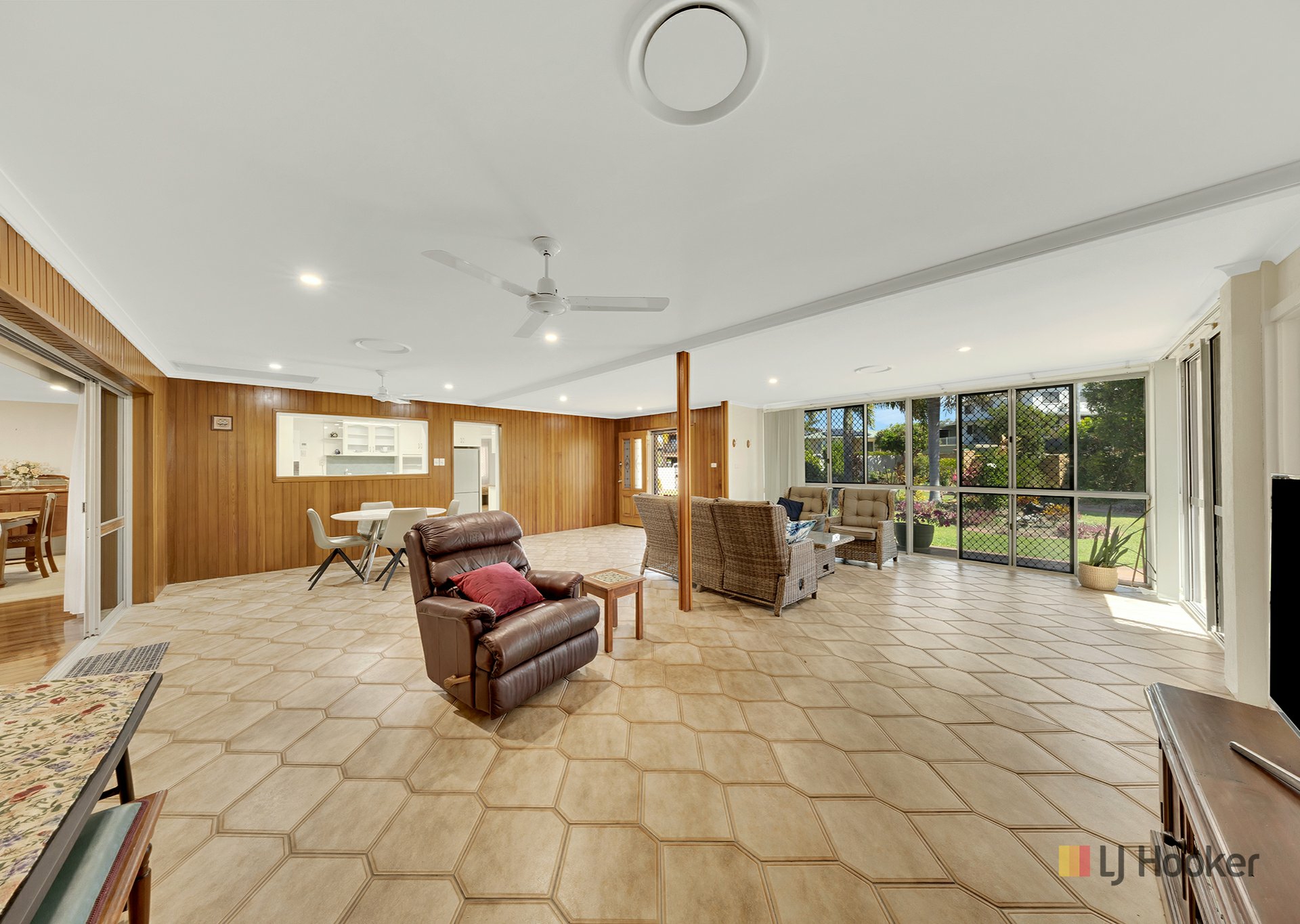 4 Crest Avenue — photo 11 of 27