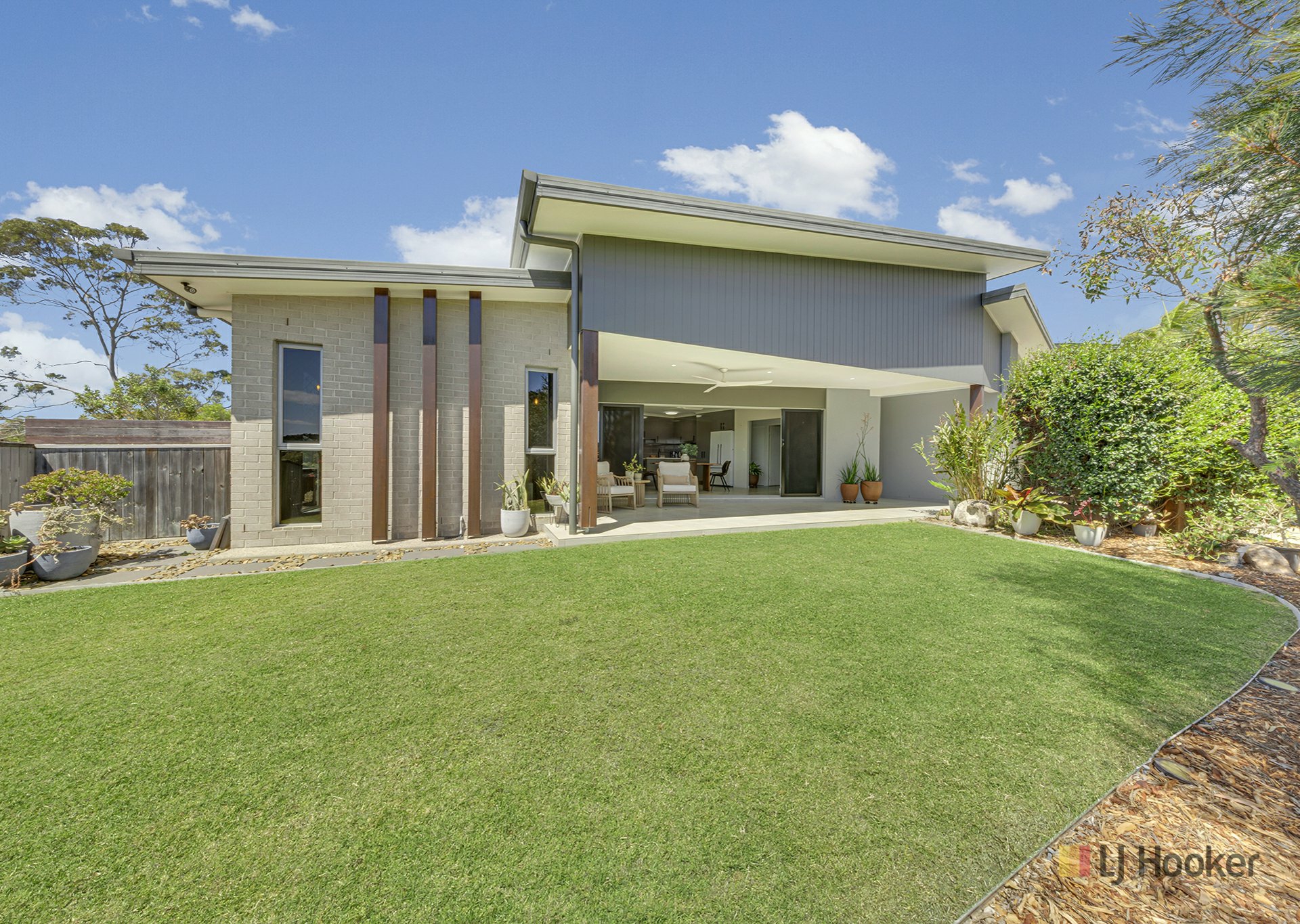 4 Tiller Street — photo 2 of 30