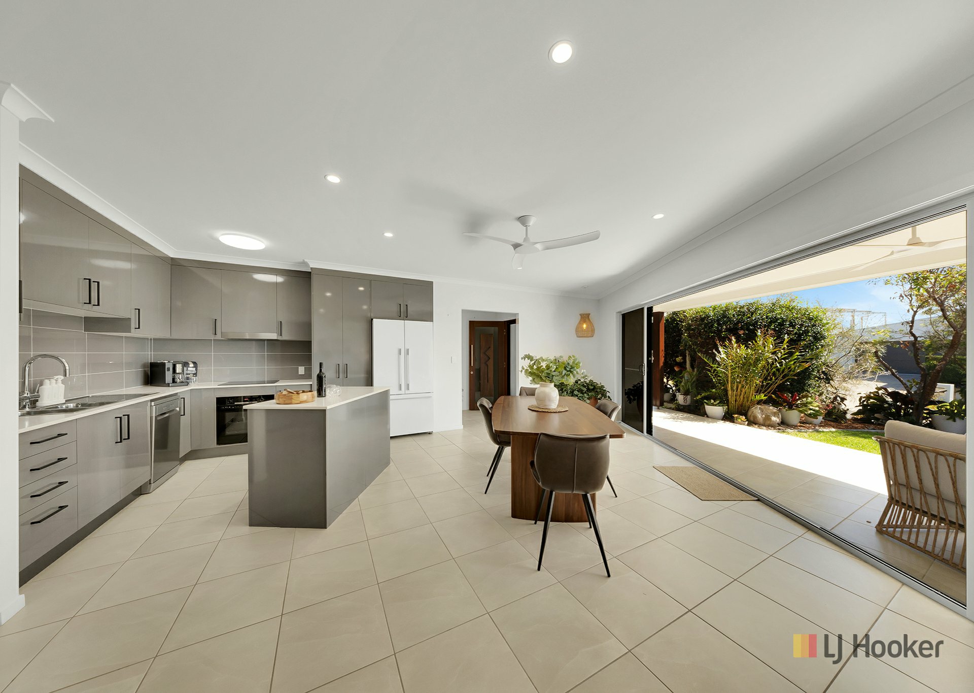 4 Tiller Street — photo 10 of 30