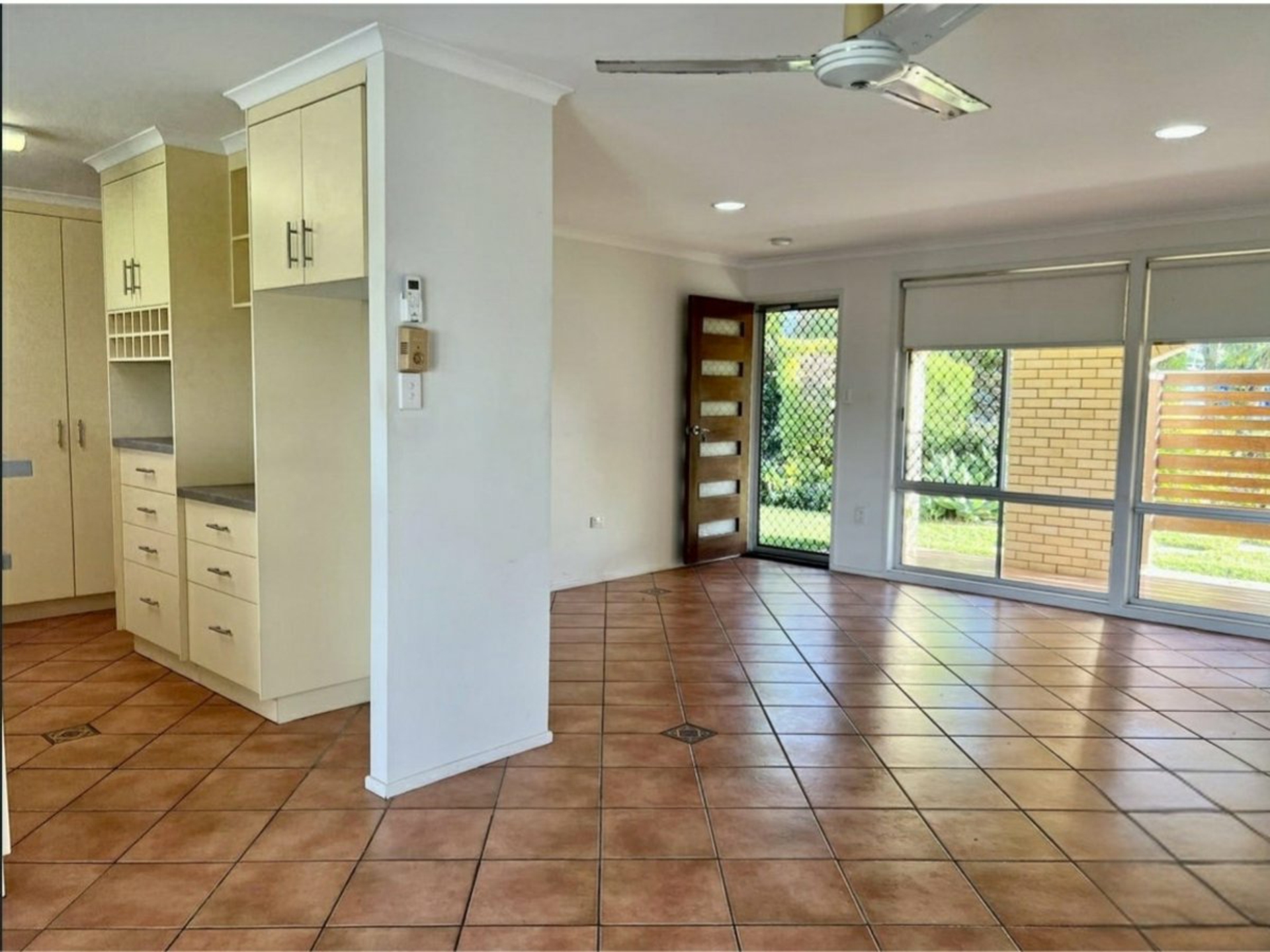 5 Canberra Street — photo 4 of 10
