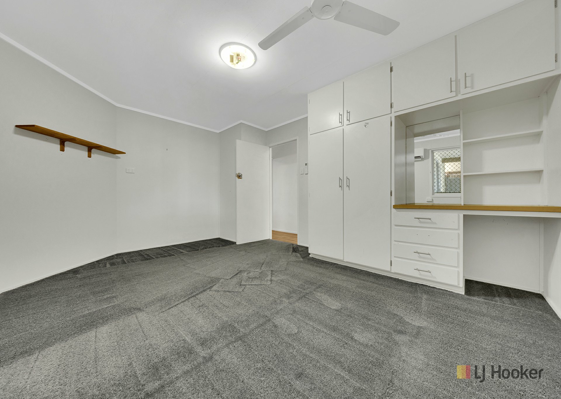 13 Hansen Crescent — photo 10 of 21