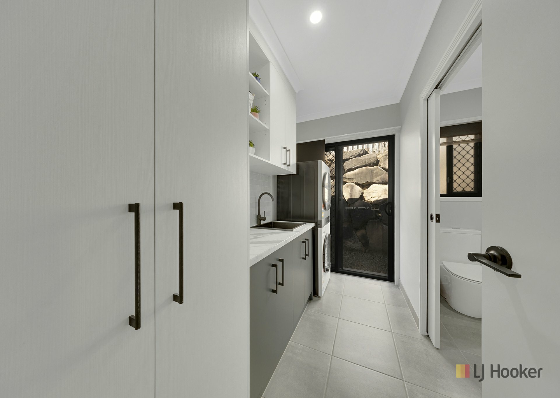 10 Buchanen Street — photo 16 of 21