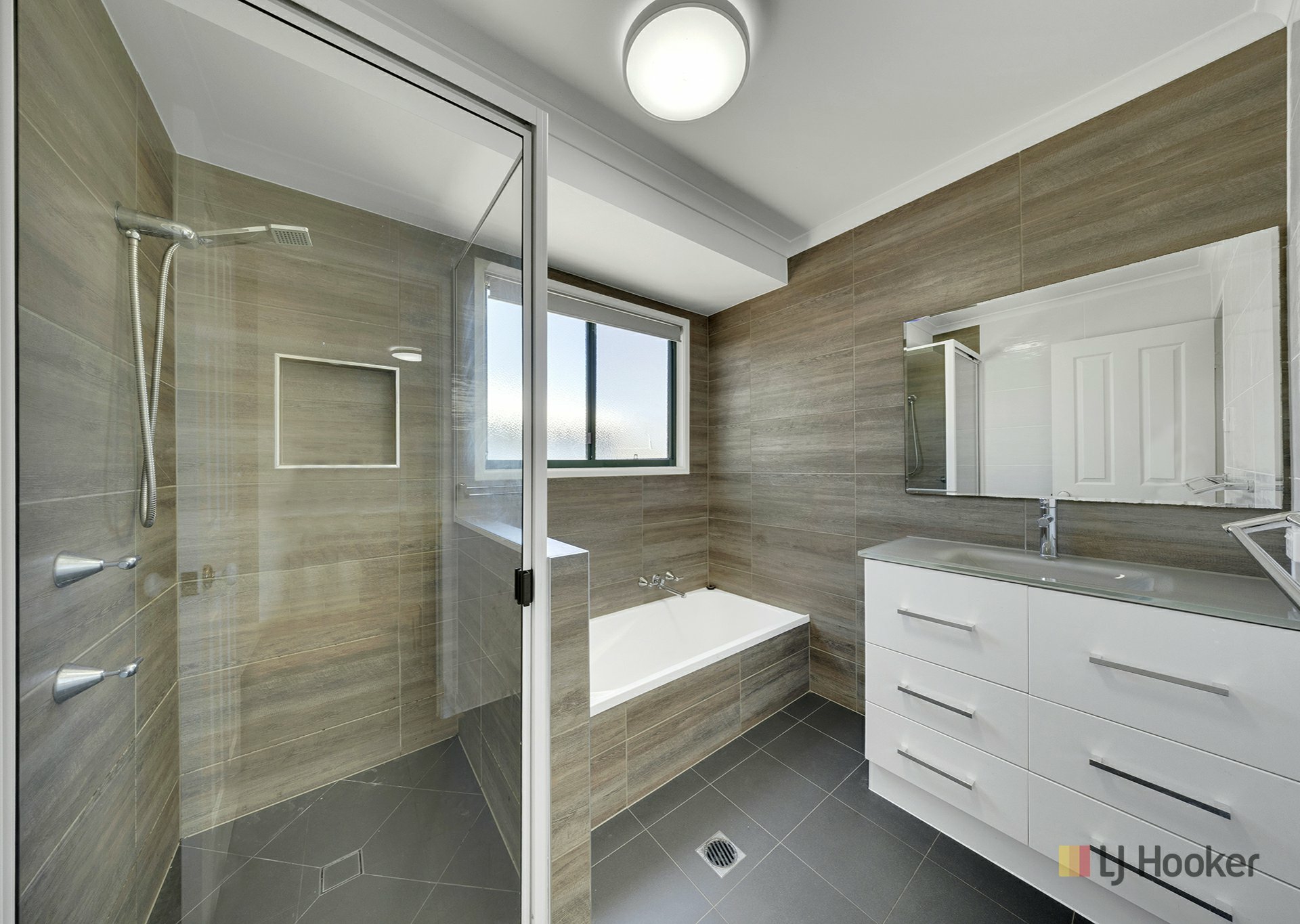83 Hampton Drive — photo 13 of 25