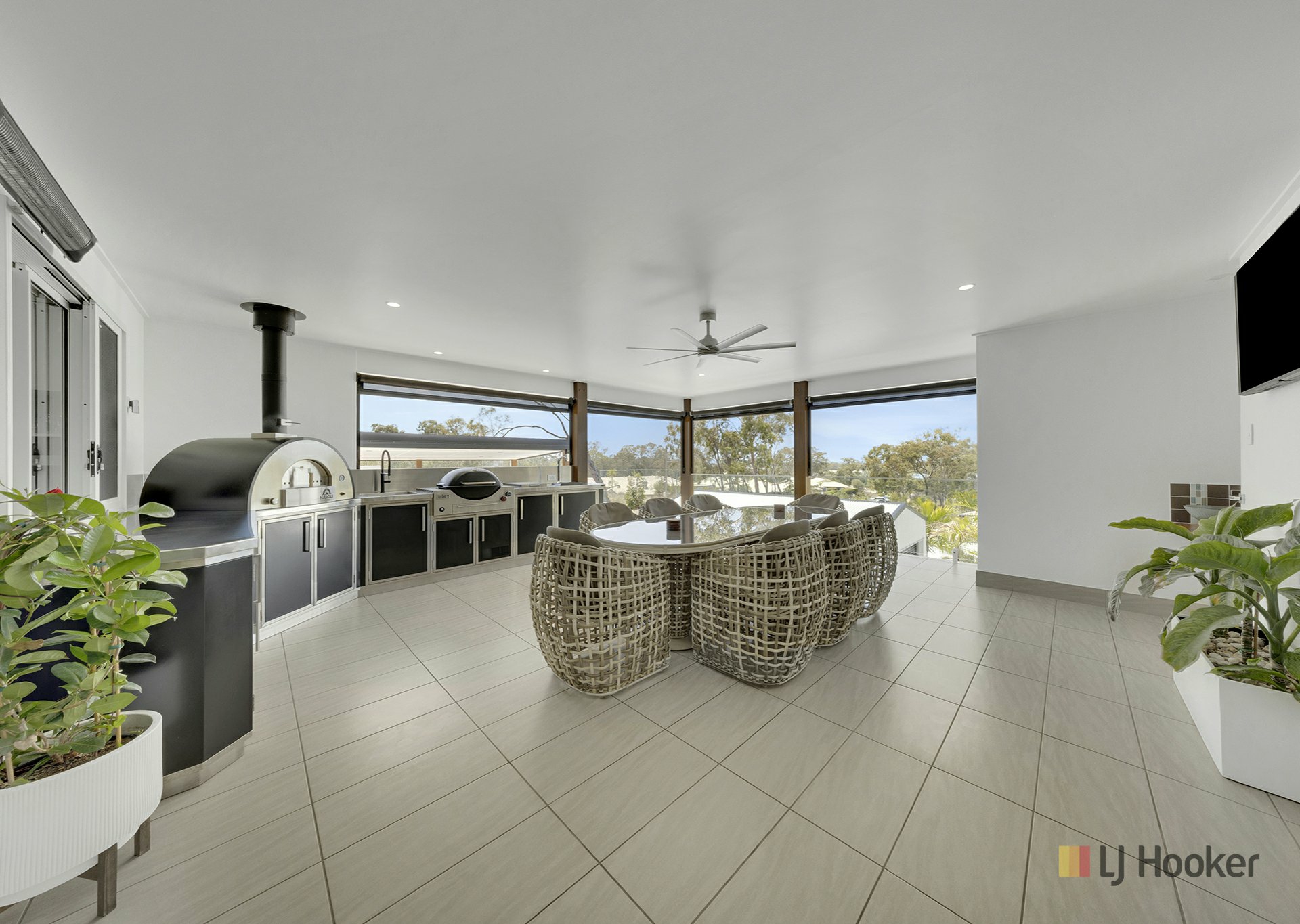 16 Lighthouse Drive — photo 3 of 23