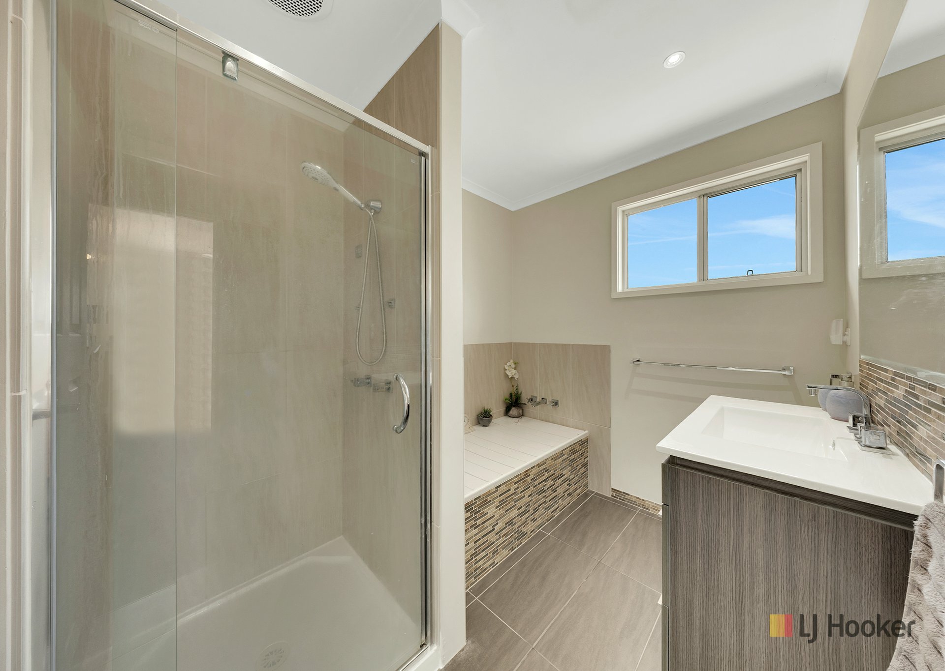 121 Tarcoola Drive — photo 9 of 20