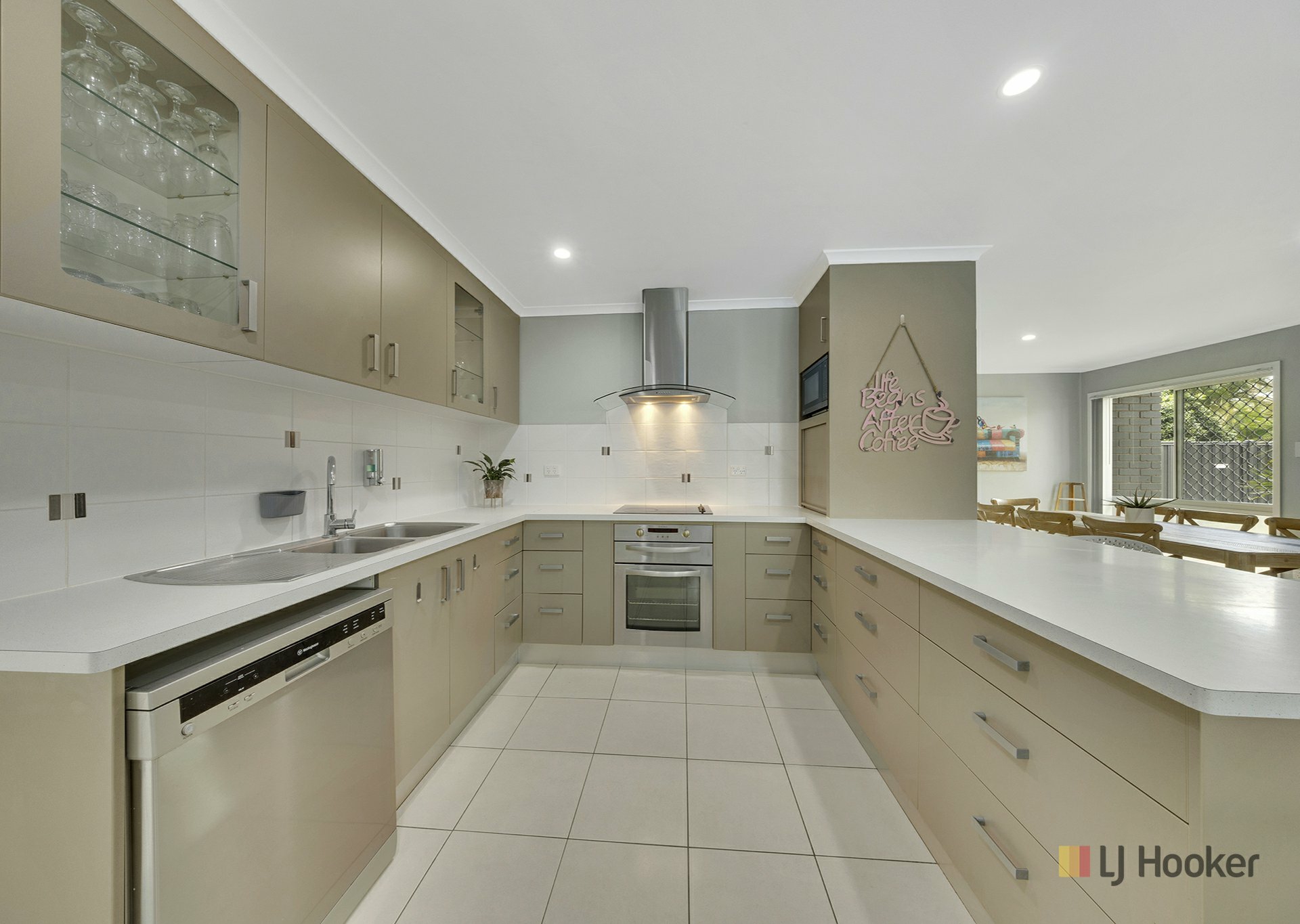 13 Alkina Crescent — photo 4 of 22