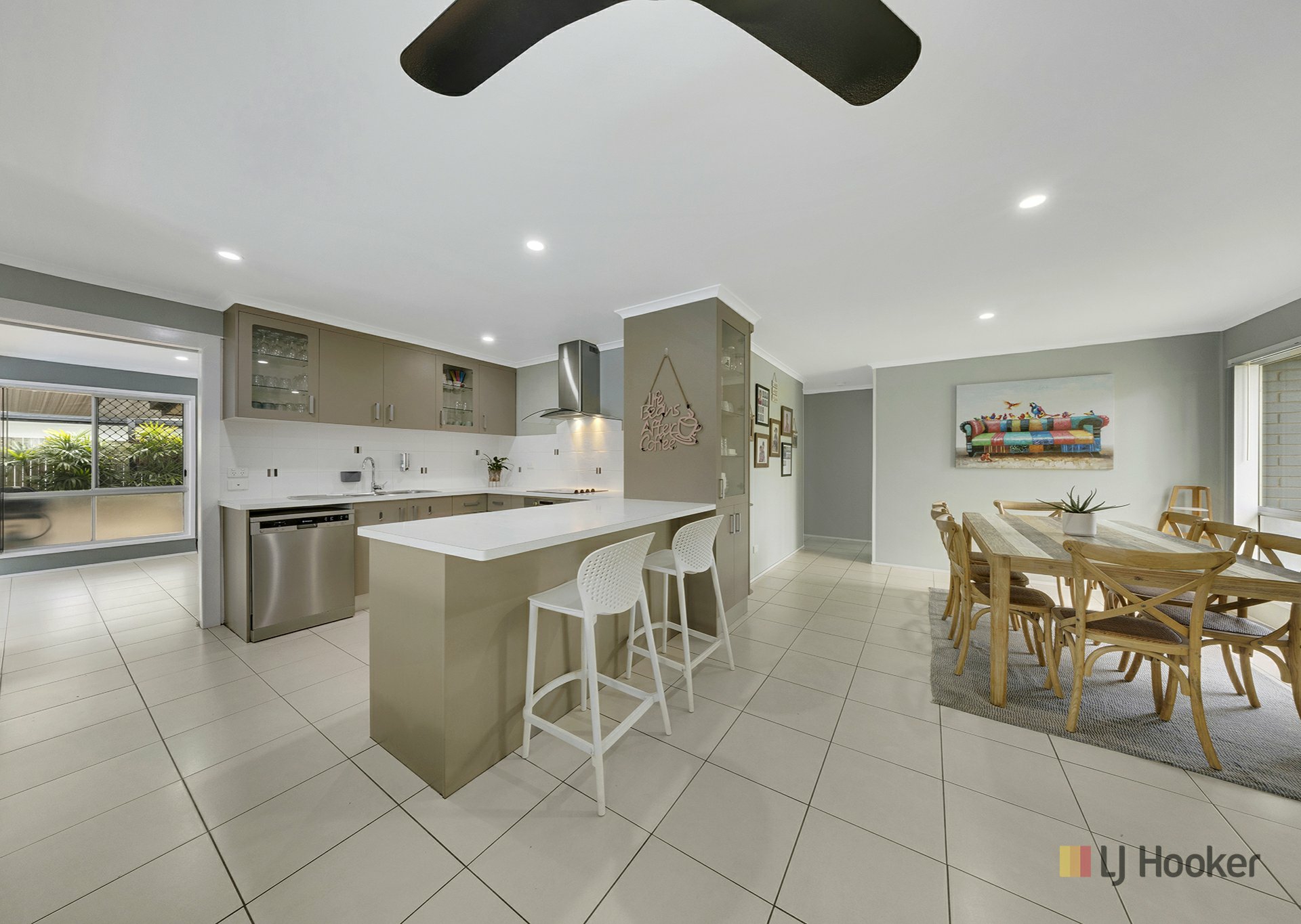 13 Alkina Crescent — photo 5 of 22