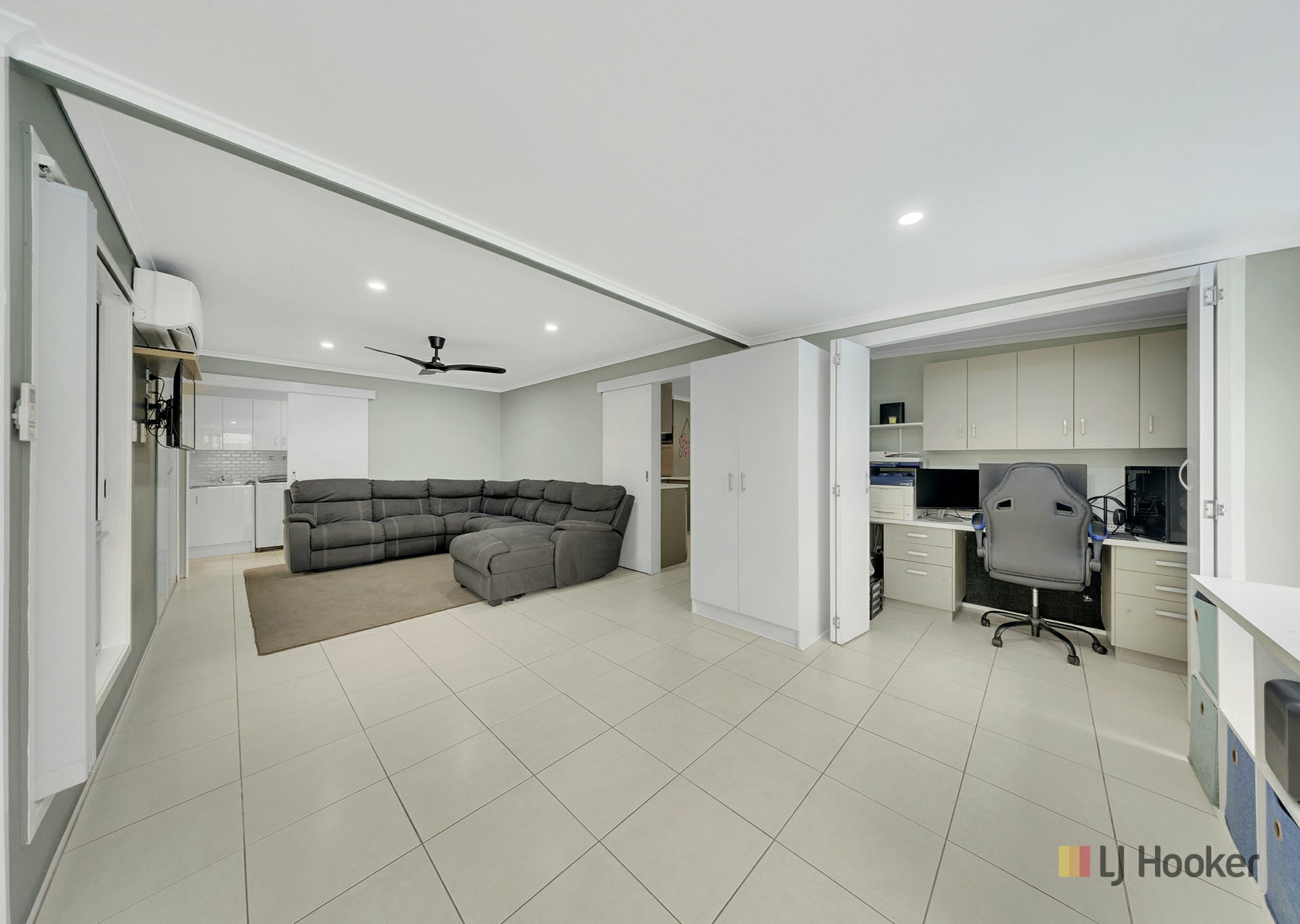 13 Alkina Crescent — photo 8 of 22
